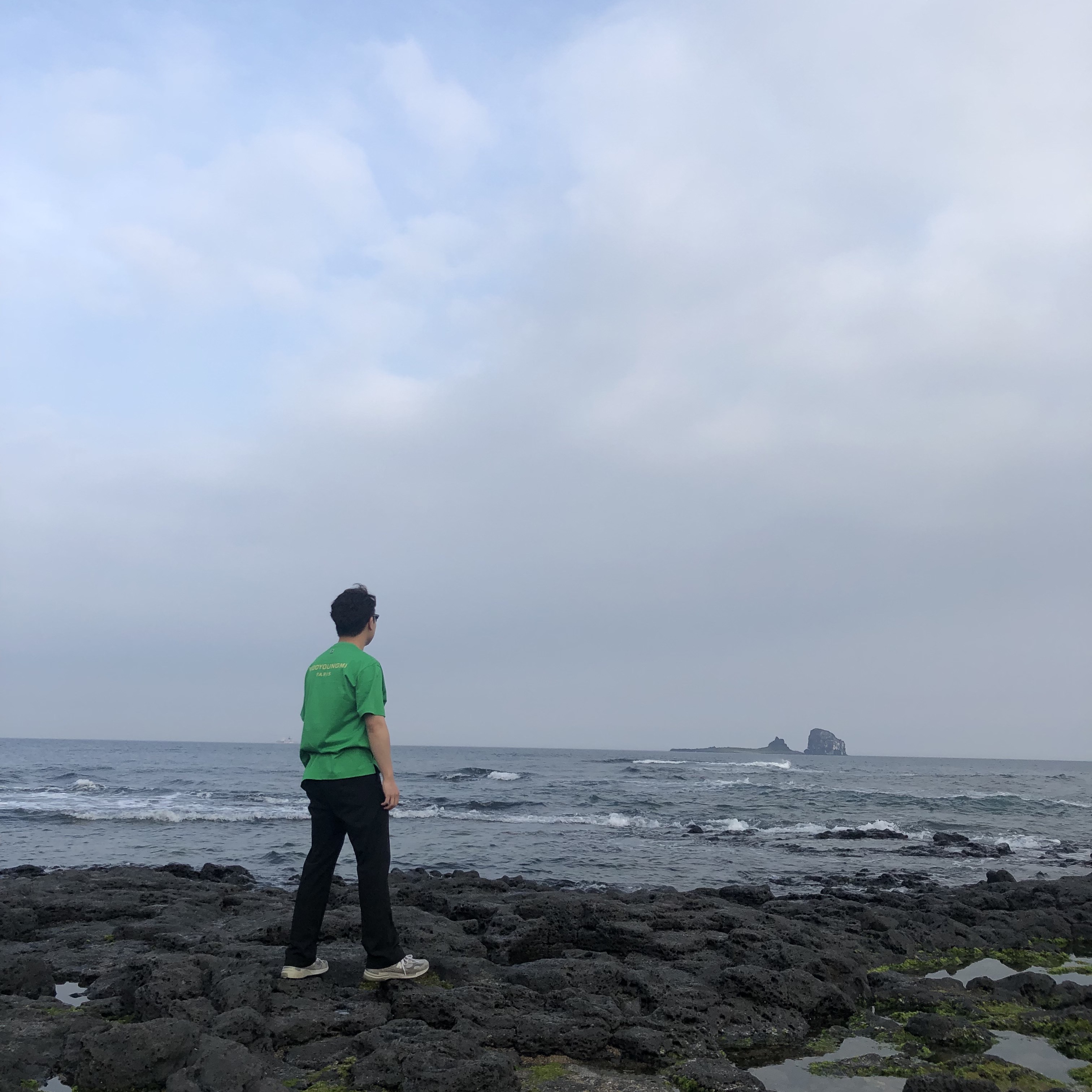 Wooyoungmi Yellow Back Logo T-Shirt Green - 22SS, New Balance 992 Made in USA Grey - D Standard 착용 스타일