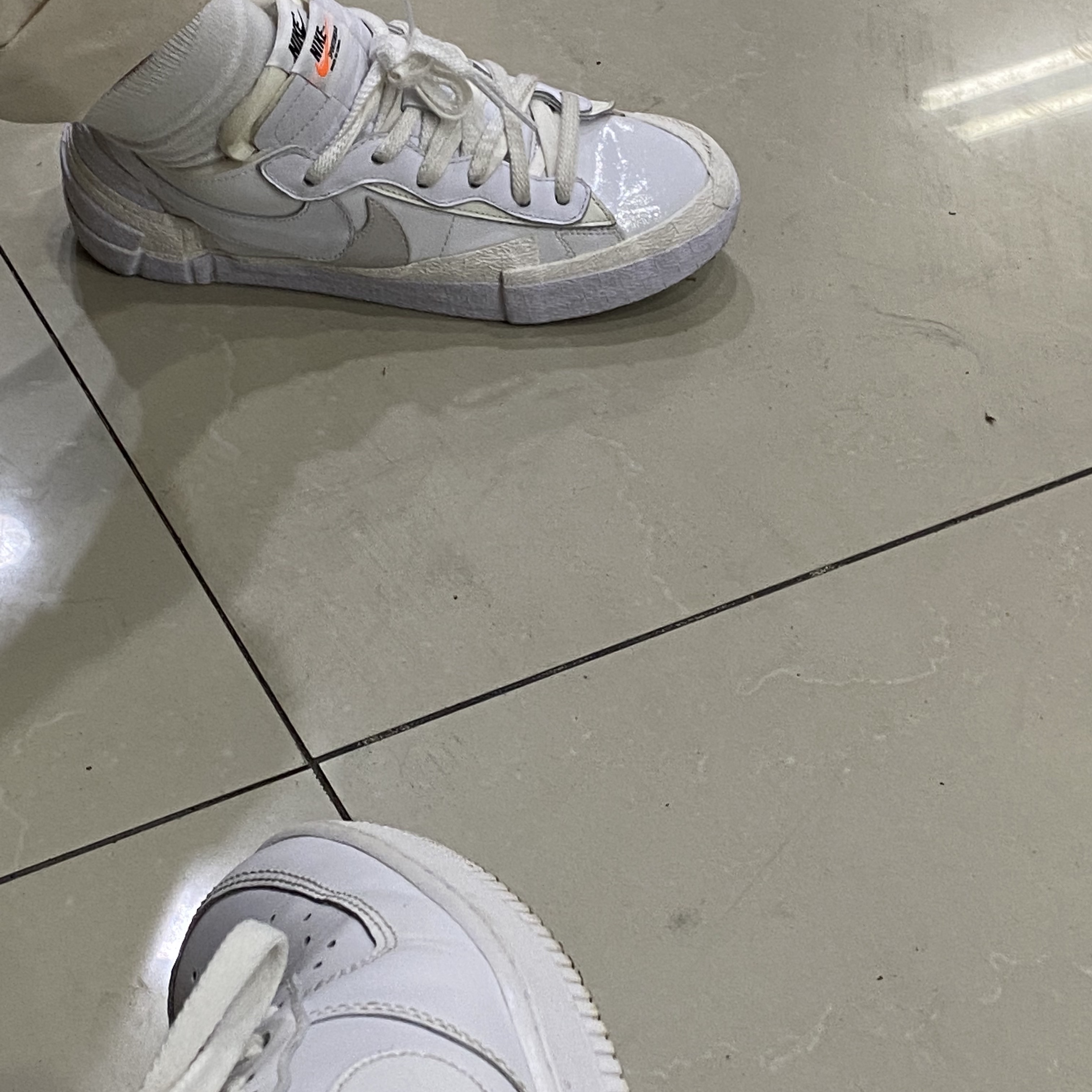 Nike x Sacai Blazer Low White Patent Leather, Nike Air Force 1 '07 Low White 착용 스타일