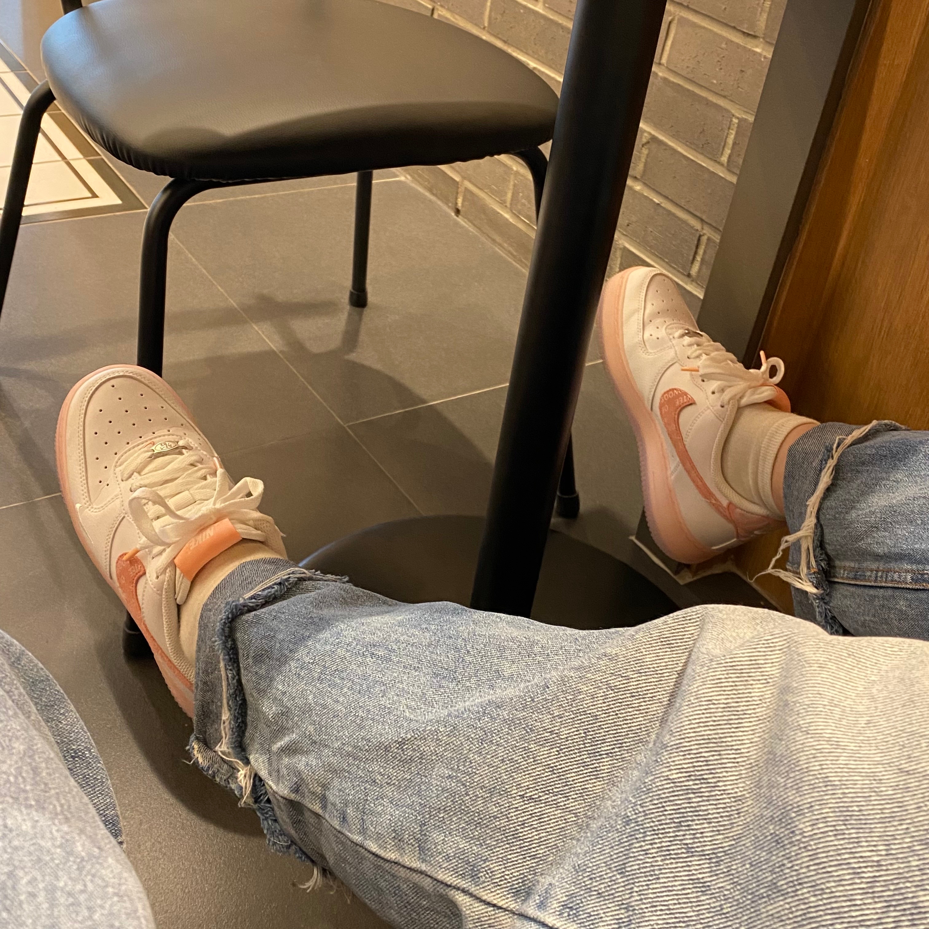 (W) Nike Air Force 1 '07 LV8 Copy and Paste 착용 스타일 - 1