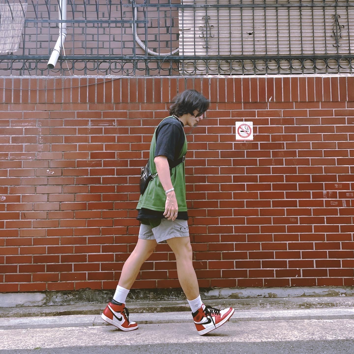Jordan 1 Retro High OG Chicago 2015, Jordan x Off-White S/S Top Forest Green Black - Asia 착용 스타일