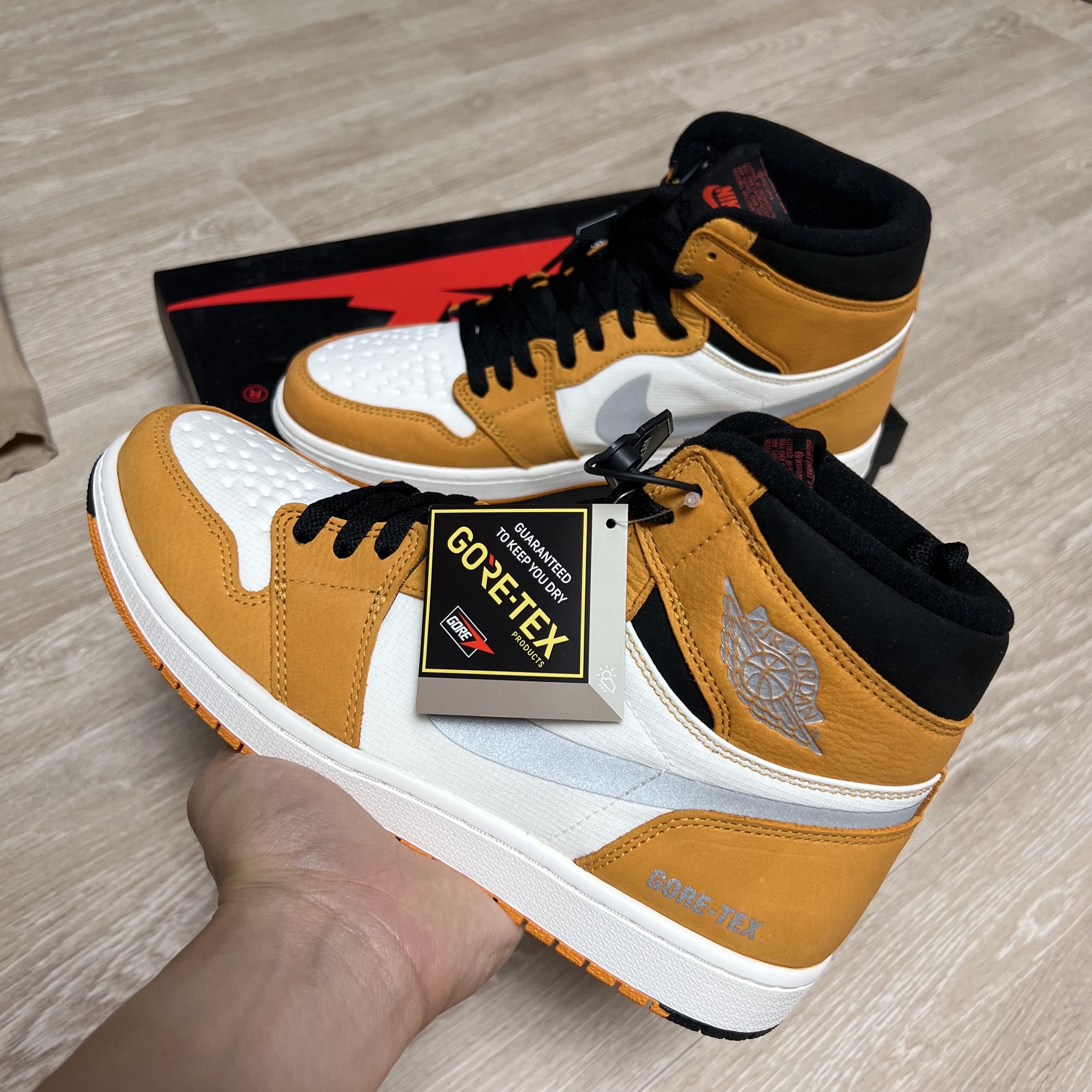 Jordan 1 Element Gore-Tex Light Curry 착용 스타일 - 2