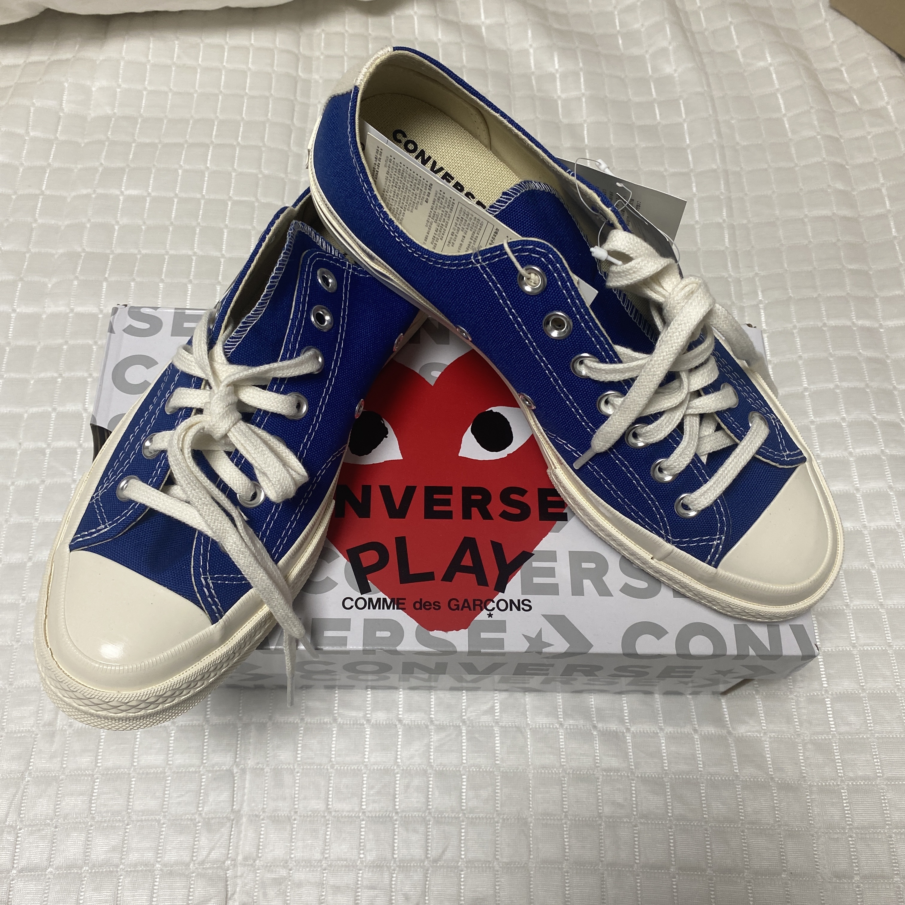 Converse x Play Comme des Garcons Chuck 70 Ox Blue Quartz 착용 스타일 - 2