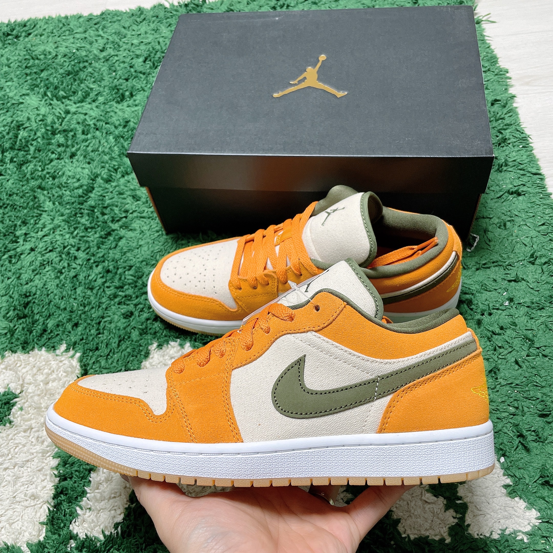 Jordan 1 Low SE Light Curry 착용 스타일