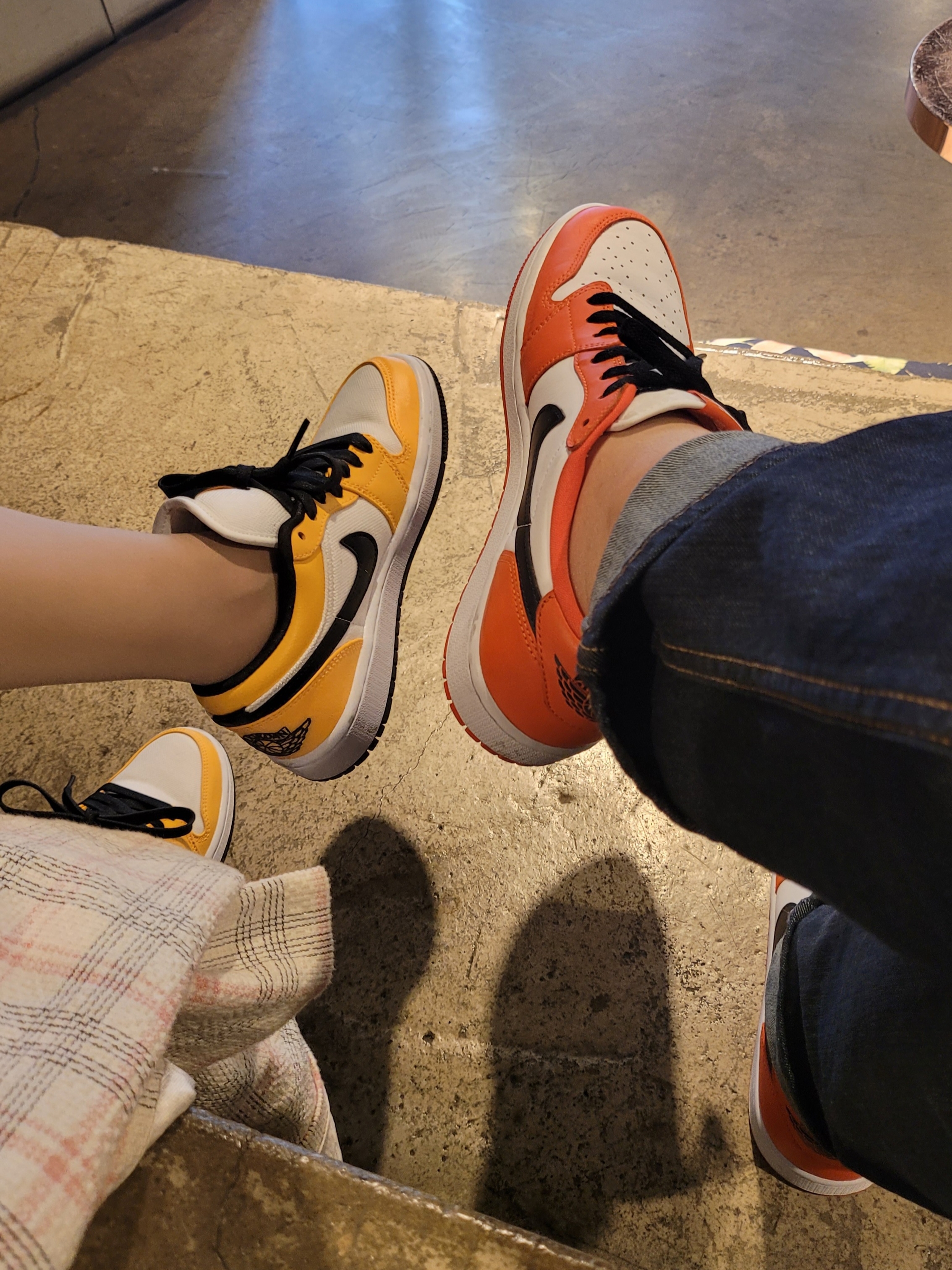 (W) Jordan 1 Low SE Laser Orange, Jordan 1 Low OG Starfish 착용 스타일