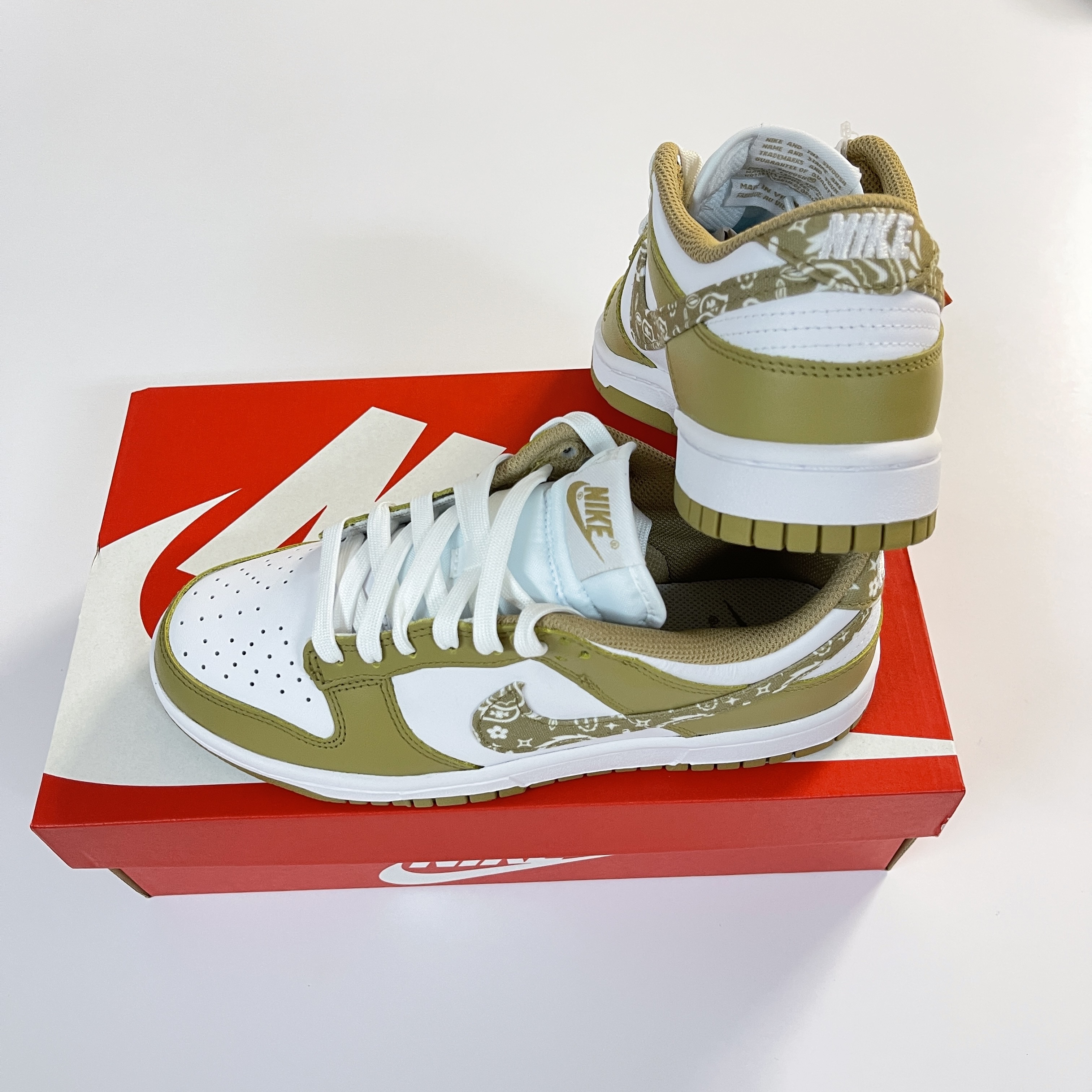 (W) Nike Dunk Low Essential Barley Paisley 착용 스타일 - 4