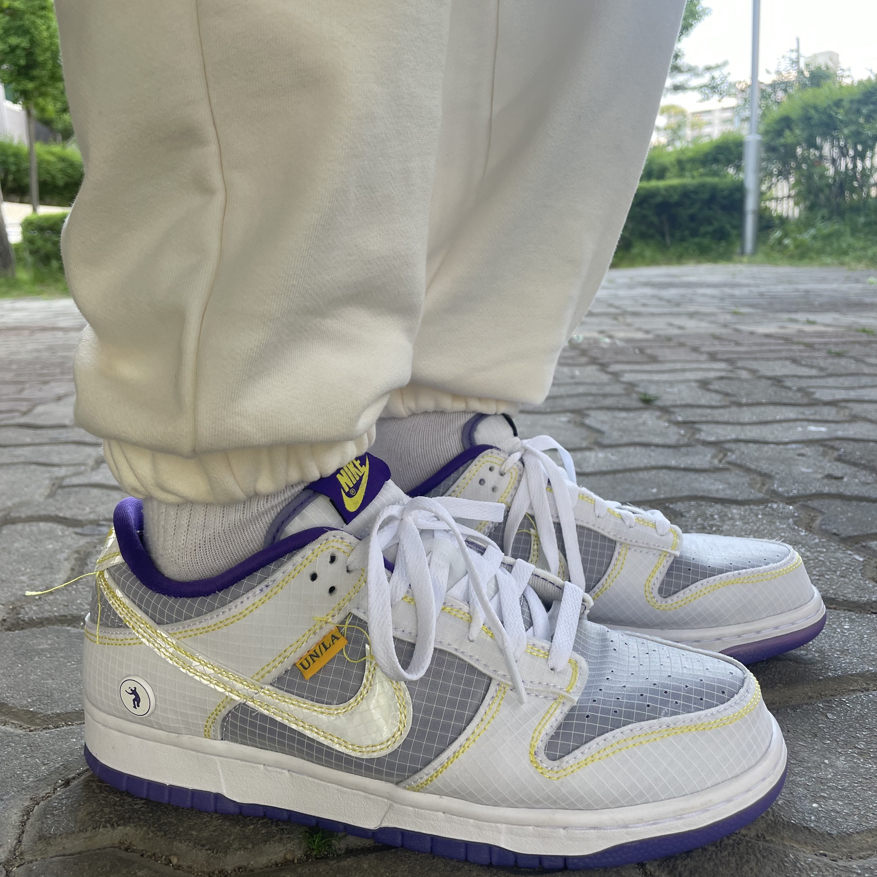 Nike x Union Dunk Low Passport Pack Court Purple White, IAB Studio Pigment Crewneck Black 착용 스타일 - 3