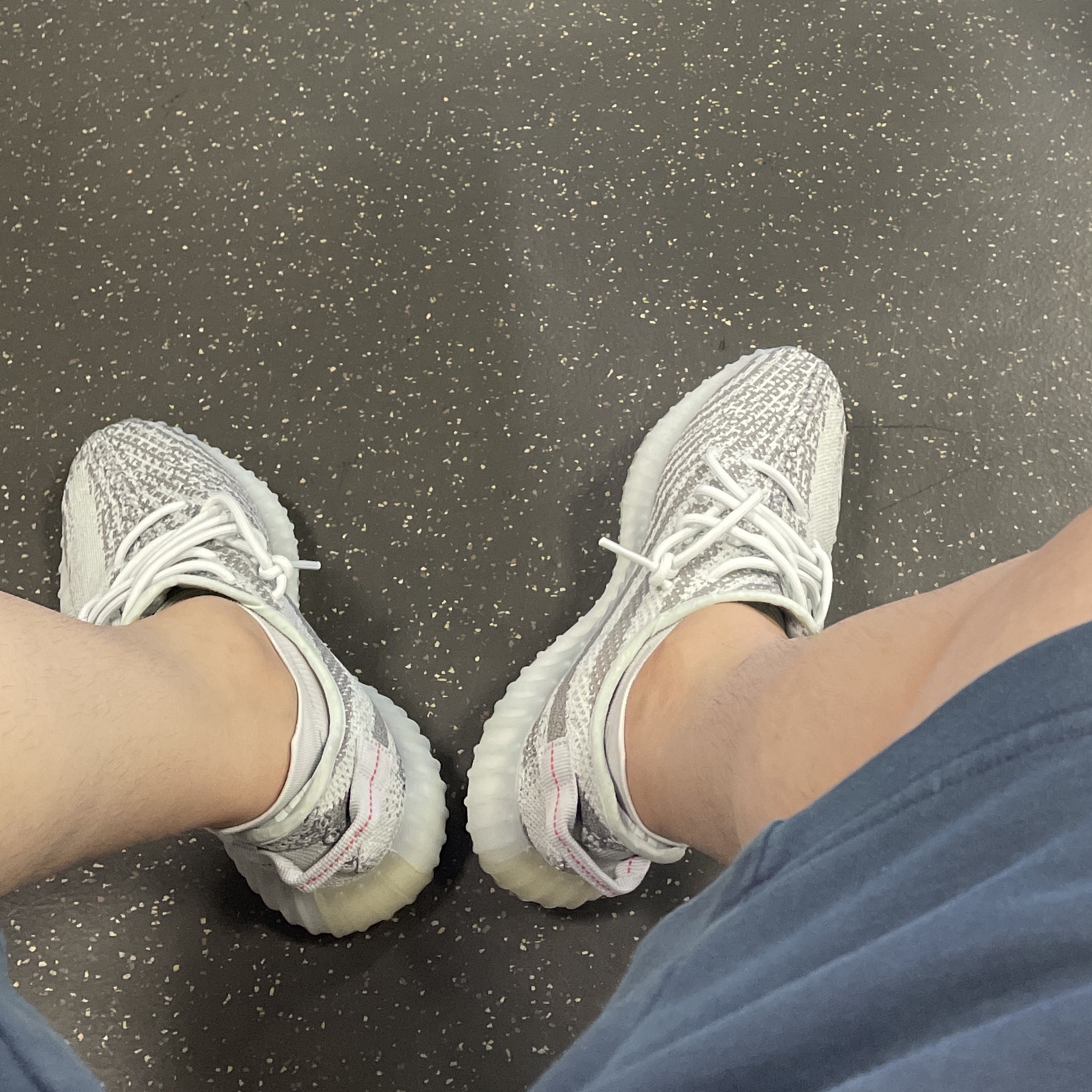 Adidas Yeezy Boost 350 V2 Blue Tint 2017 착용 스타일