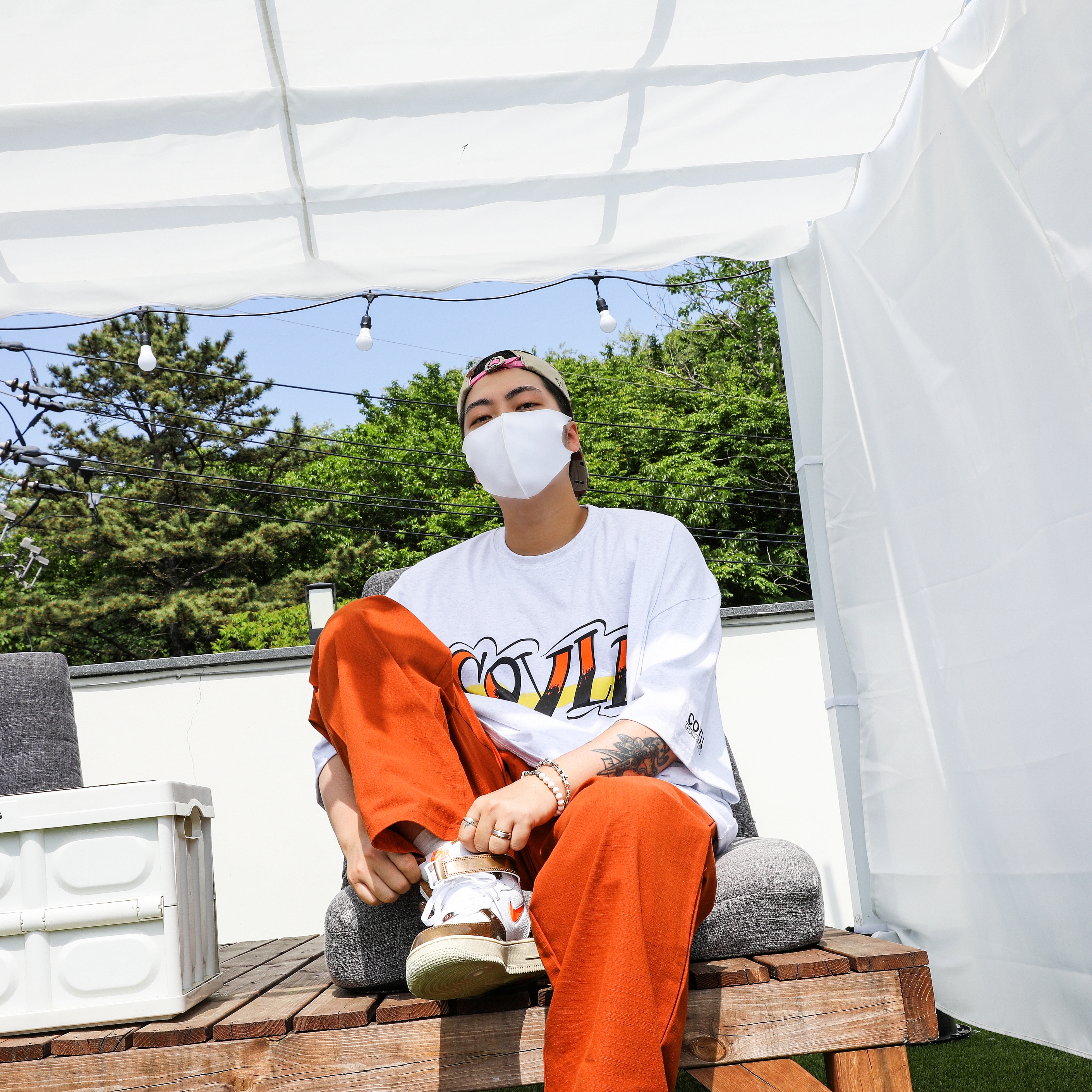 Nike Air Force 1 Mid QS Ale Brown 착용 스타일 - 3