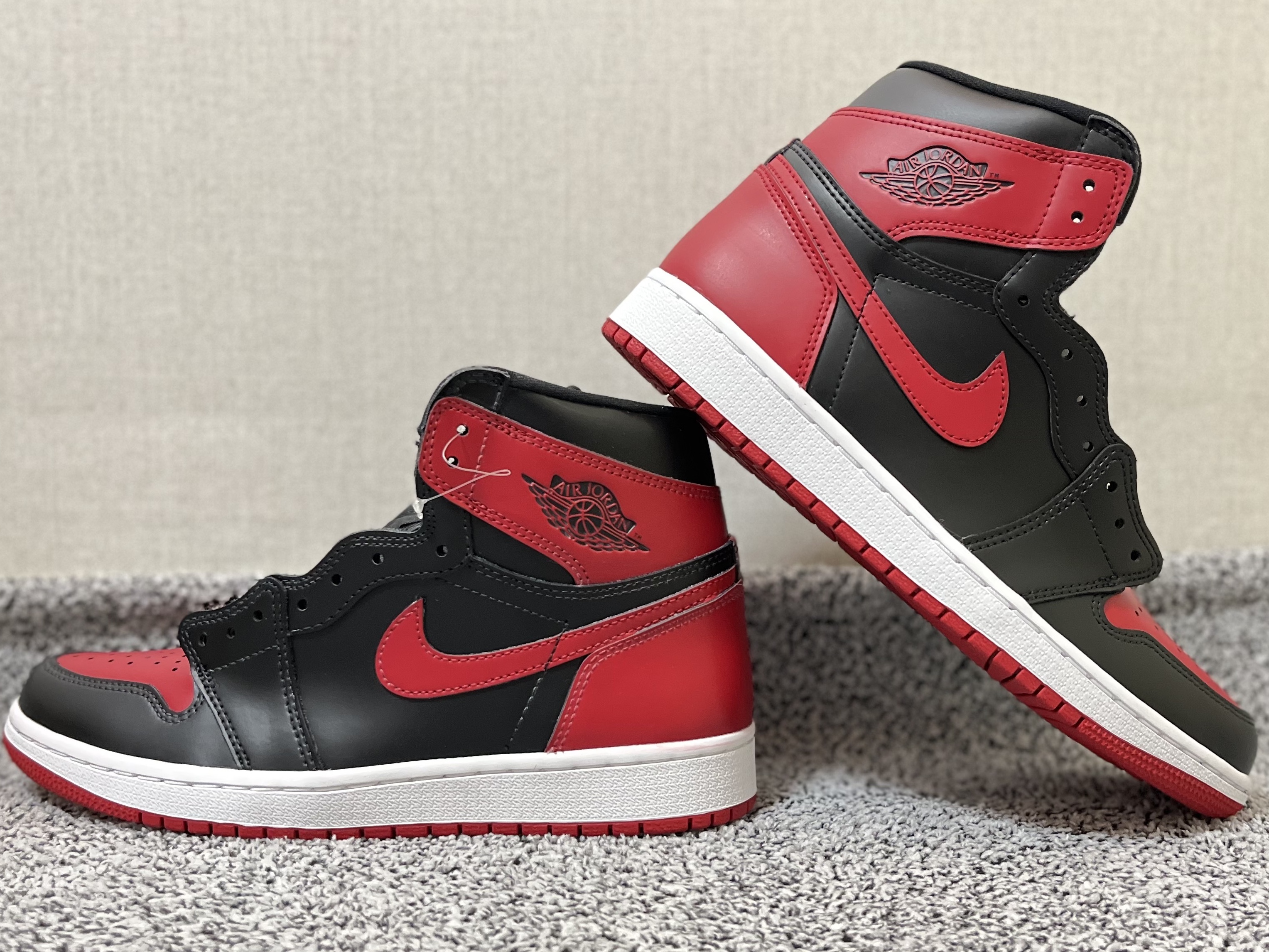 Jordan 1 Retro High OG Patent Bred 착용 스타일 - 3