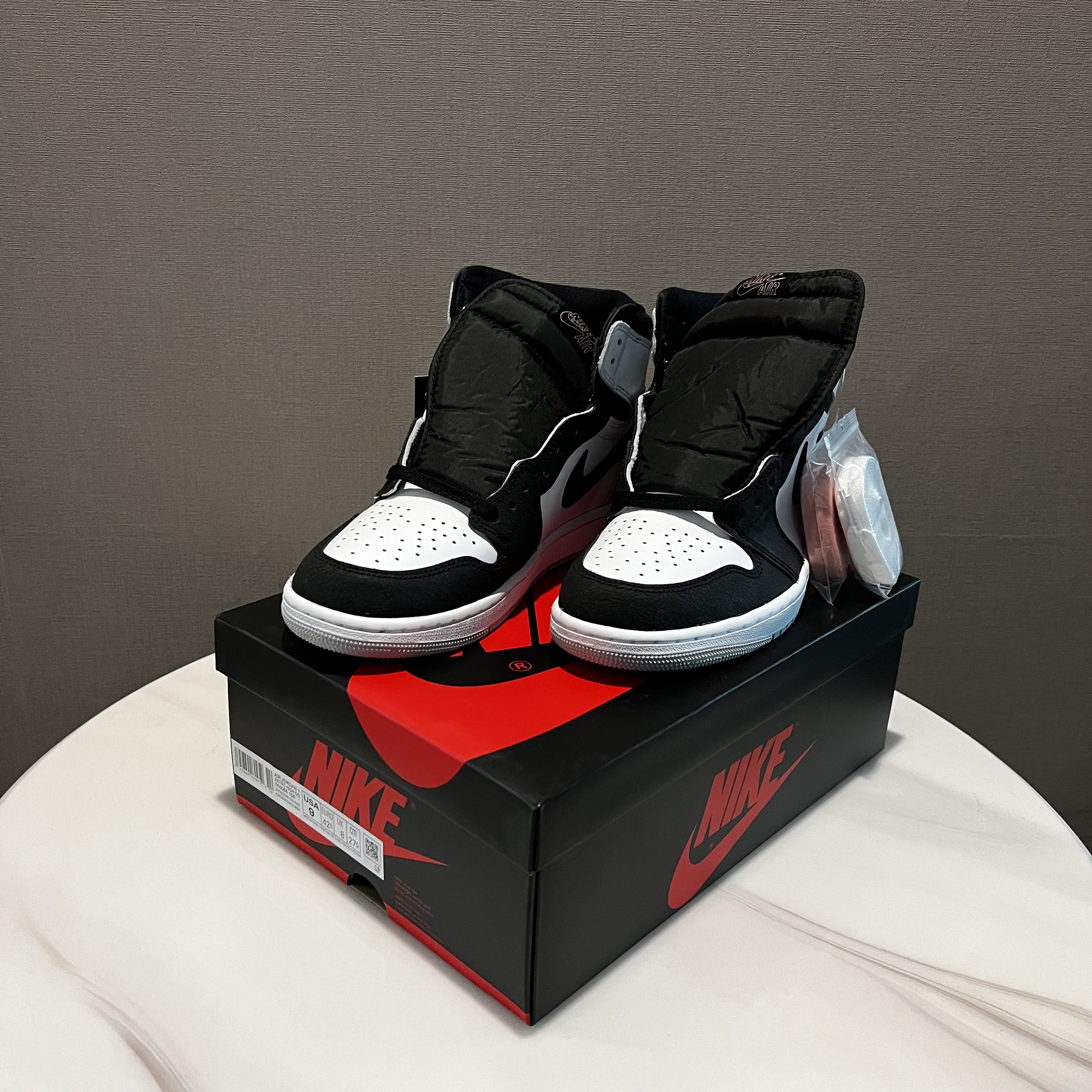 Jordan 1 Retro High OG Bleached Coral 착용 스타일