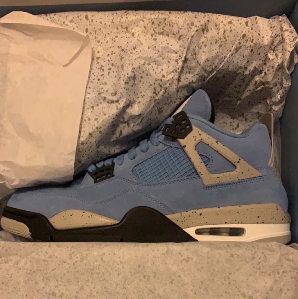 Jordan 4 Retro University Blue 착용 스타일