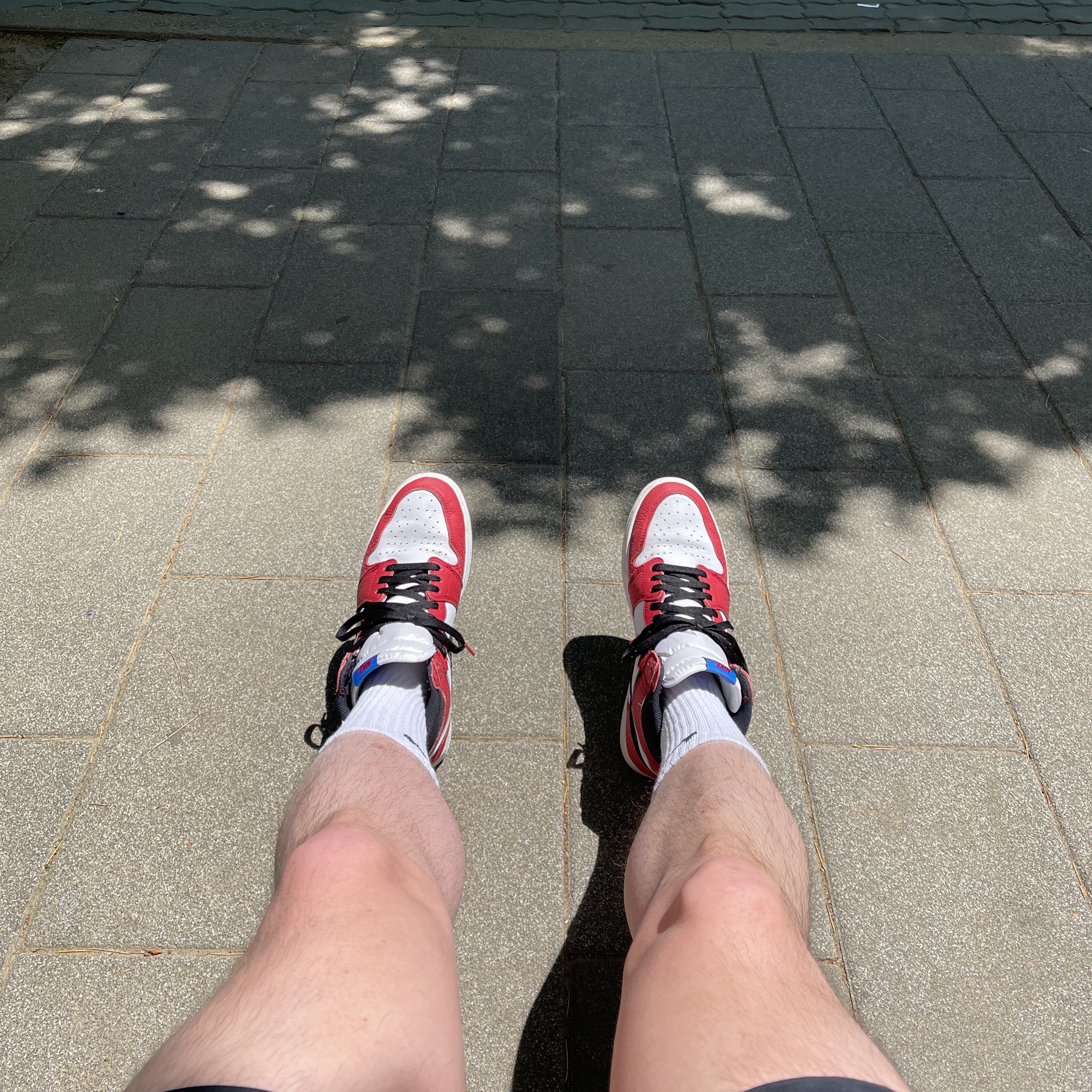 Jordan 1 Retro High Spider-Man Origin Story 착용 스타일 - 1