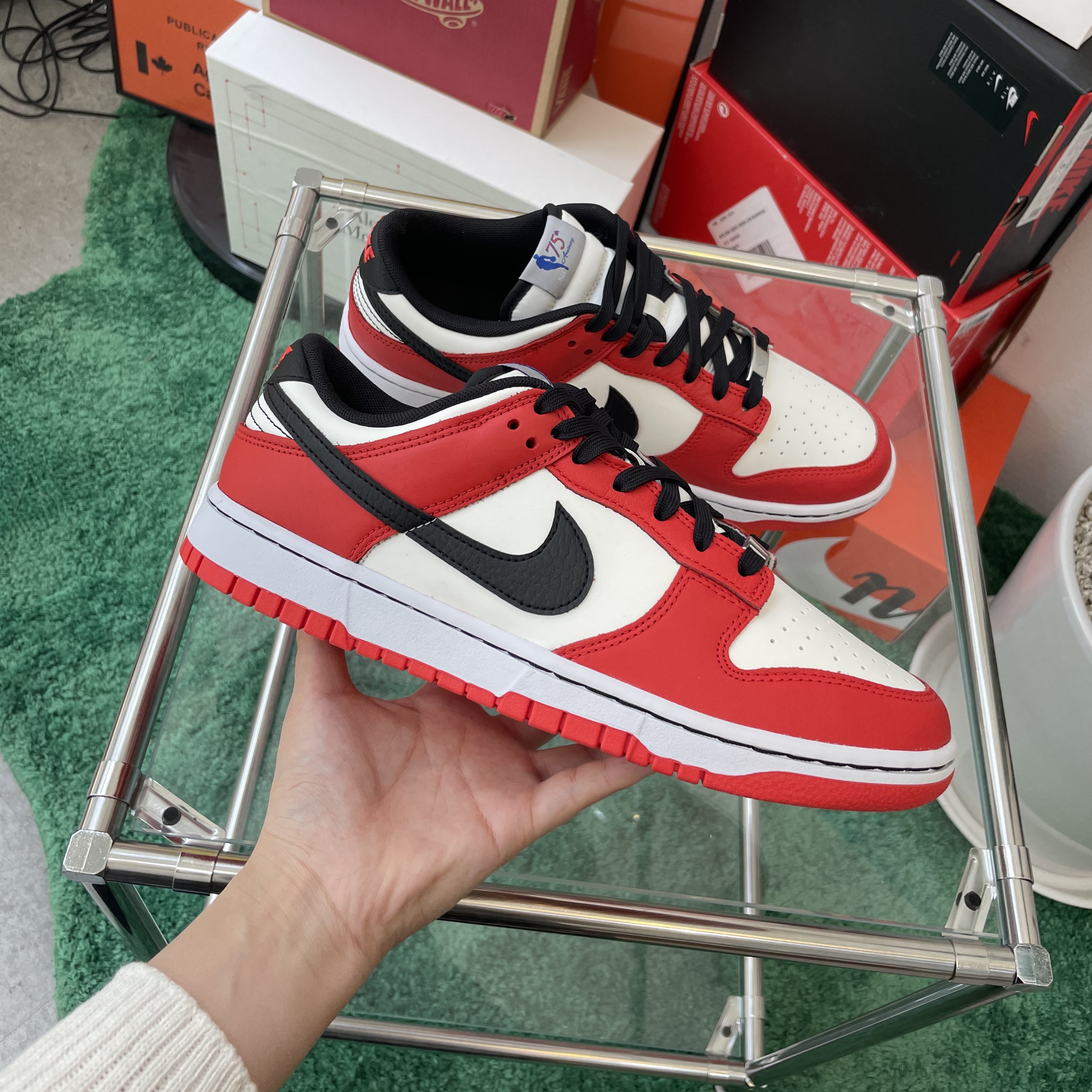 Nike x NBA Dunk Low Retro EMB Black and Chile Red 착용 스타일