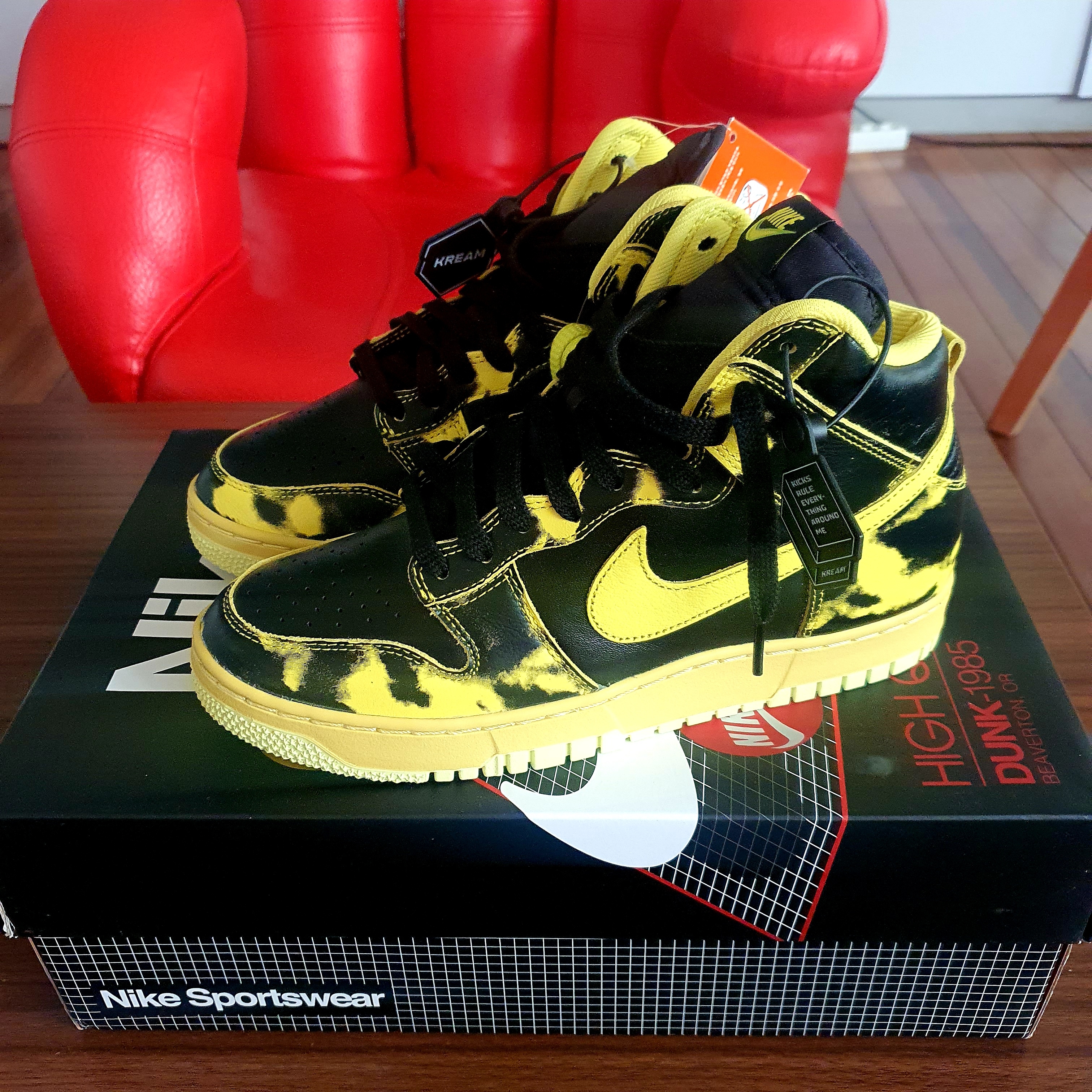 Nike Dunk High 1985 SP Yellow Acid Wash 착용 스타일