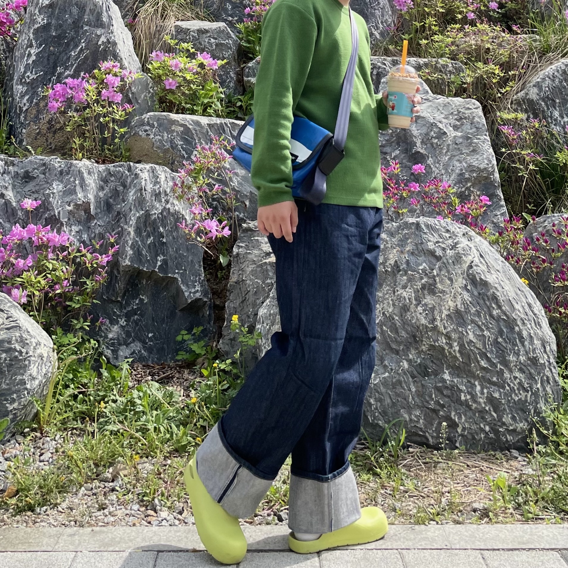 Bottega Veneta Puddle Sandals Seagrass 착용 스타일