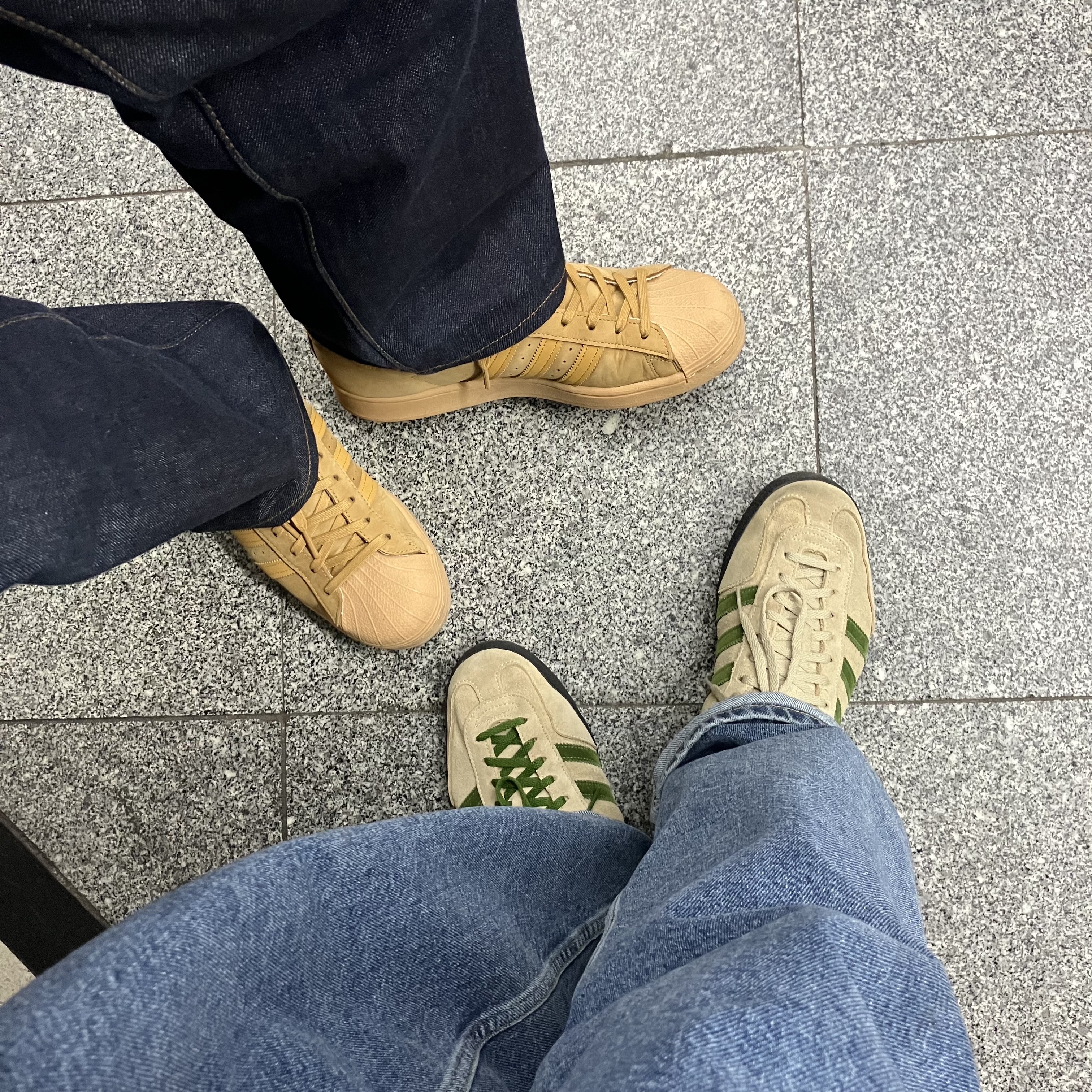 Adidas Superstar Mesa Brown, Adidas Spezial Lotherton Tech Gold Craft Green 착용 스타일