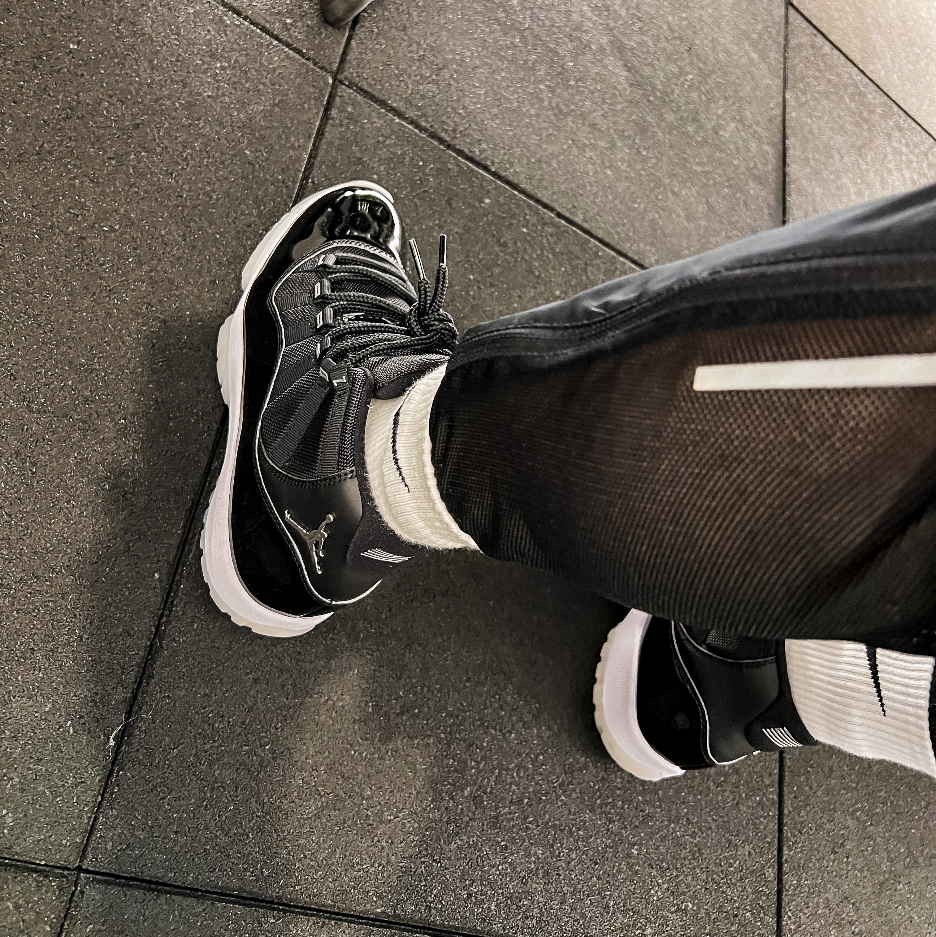 Jordan 11 Retro Jubilee 착용 스타일 - 4