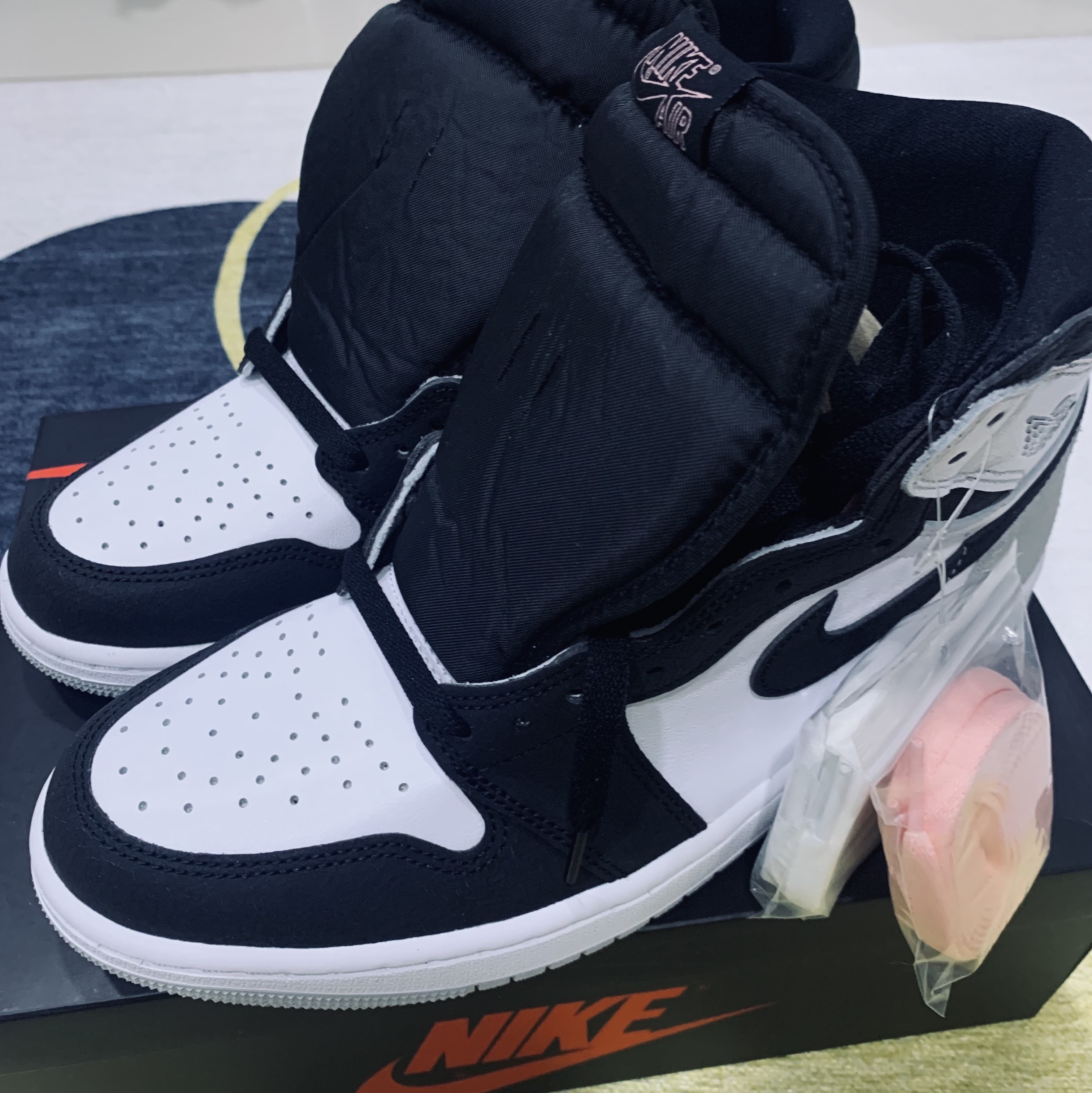 Jordan 1 Retro High OG Bleached Coral 착용 스타일 - 2