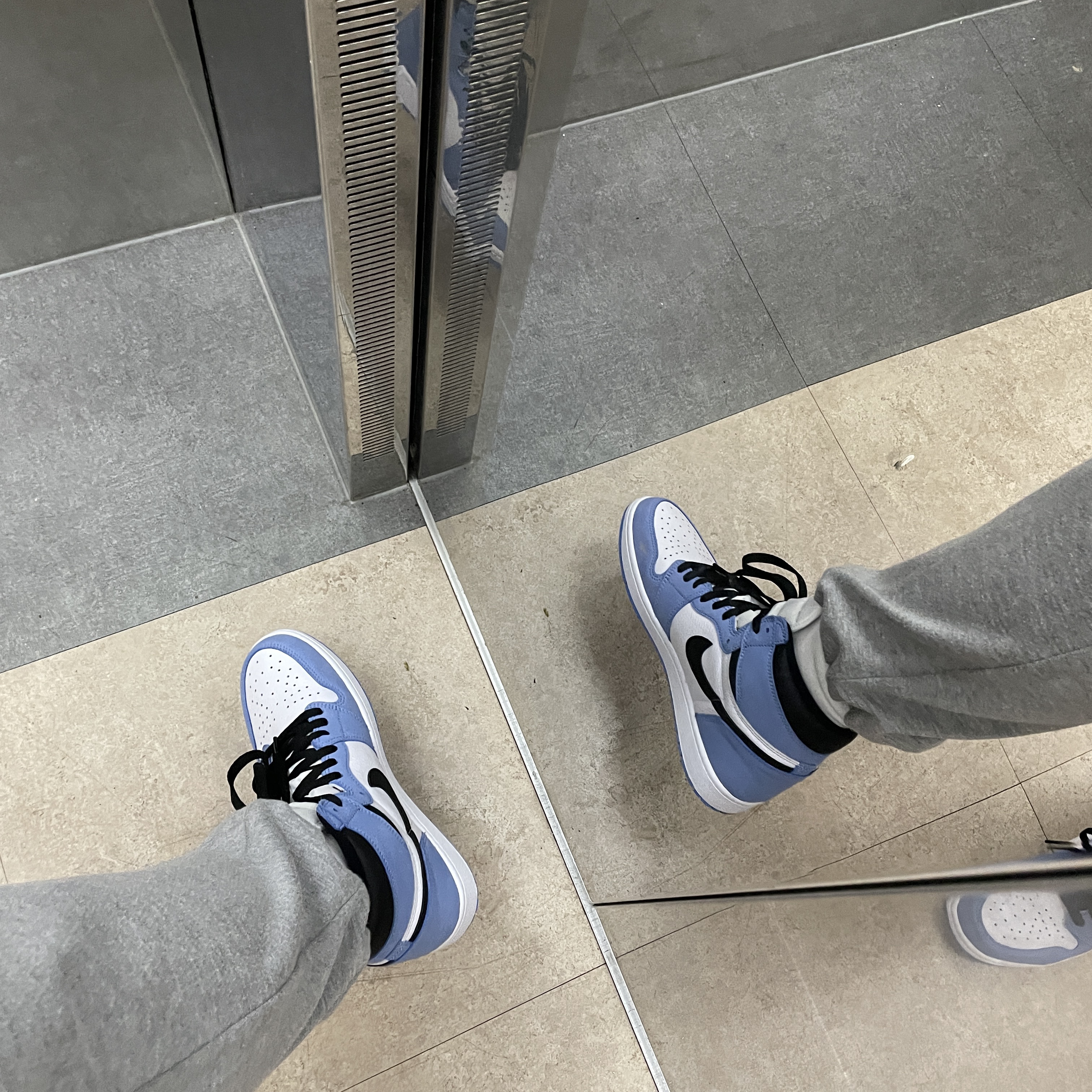 Jordan 1 Retro High OG University Blue 착용 스타일