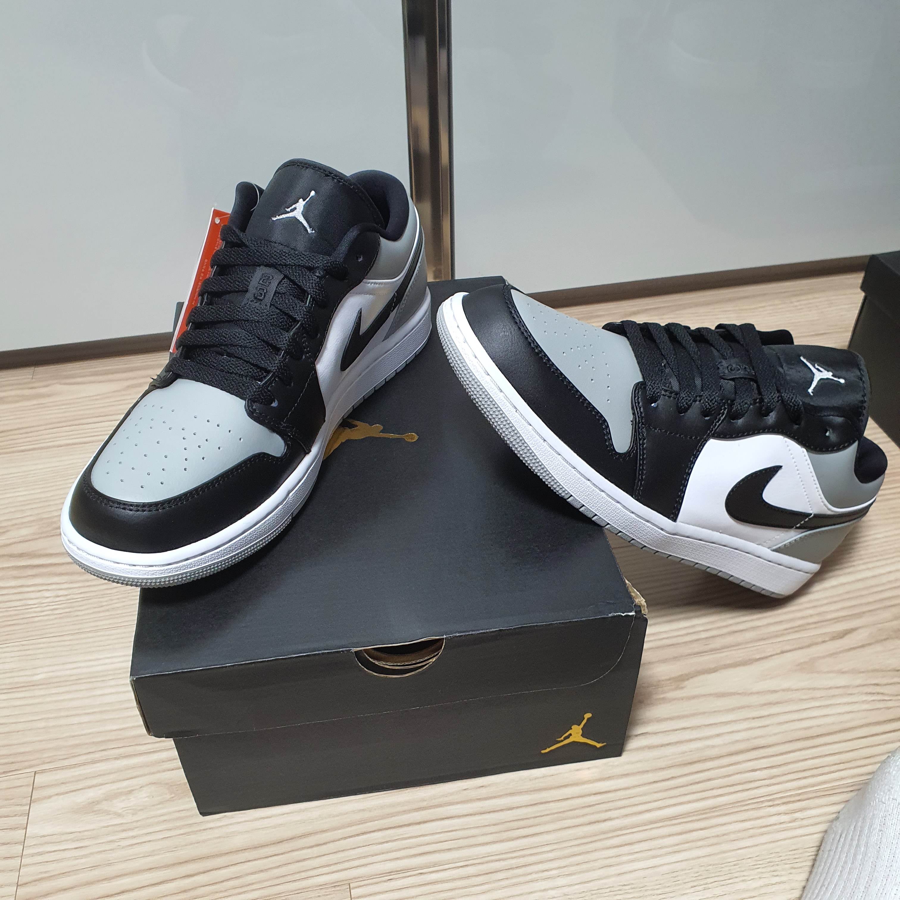 Jordan 1 Low Light Smoke Grey Black 착용 스타일 - 1