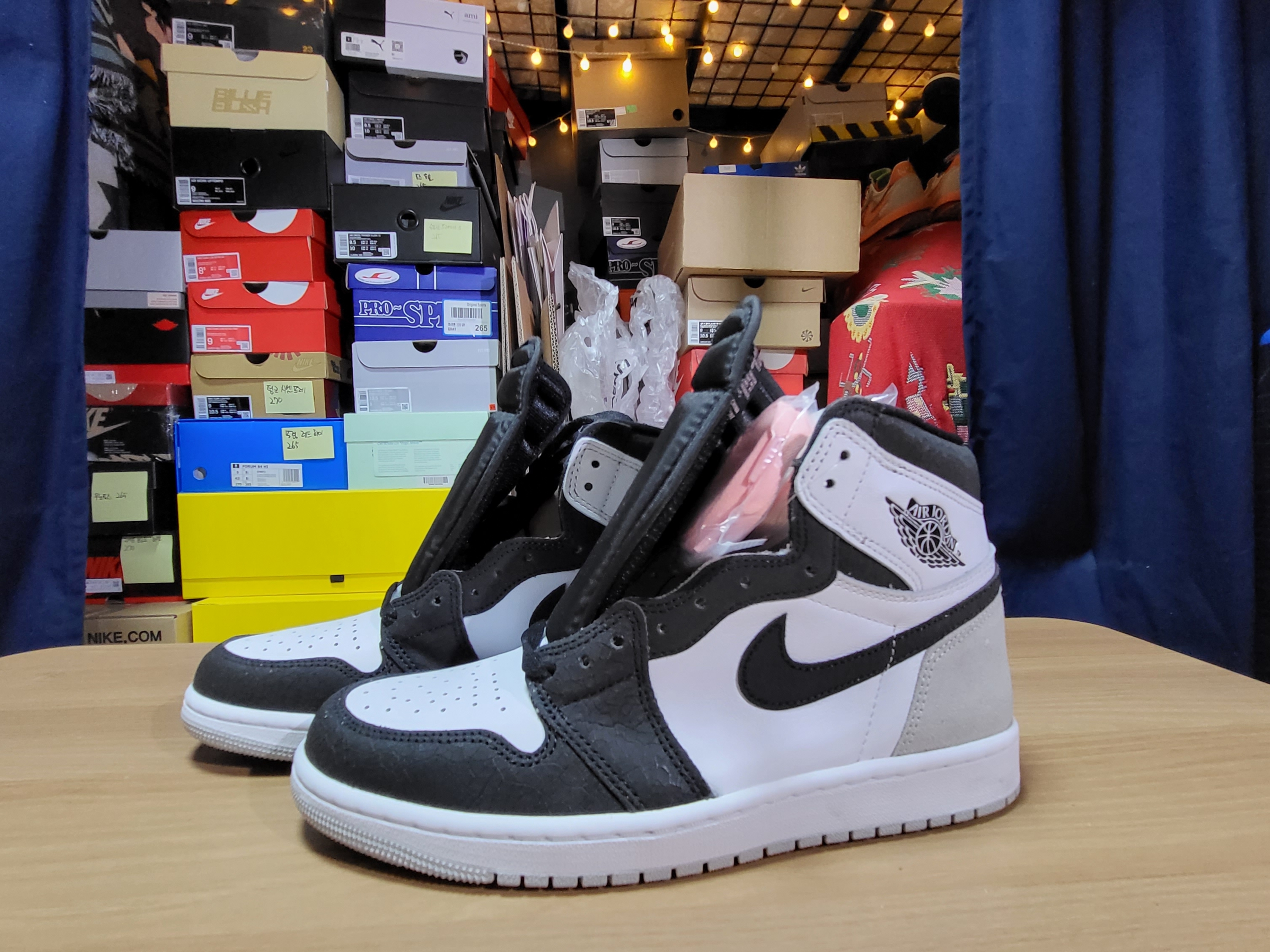 Jordan 1 Retro High OG Bleached Coral, (GS) Jordan 1 Retro High OG Bleached Coral 착용 스타일 - 2