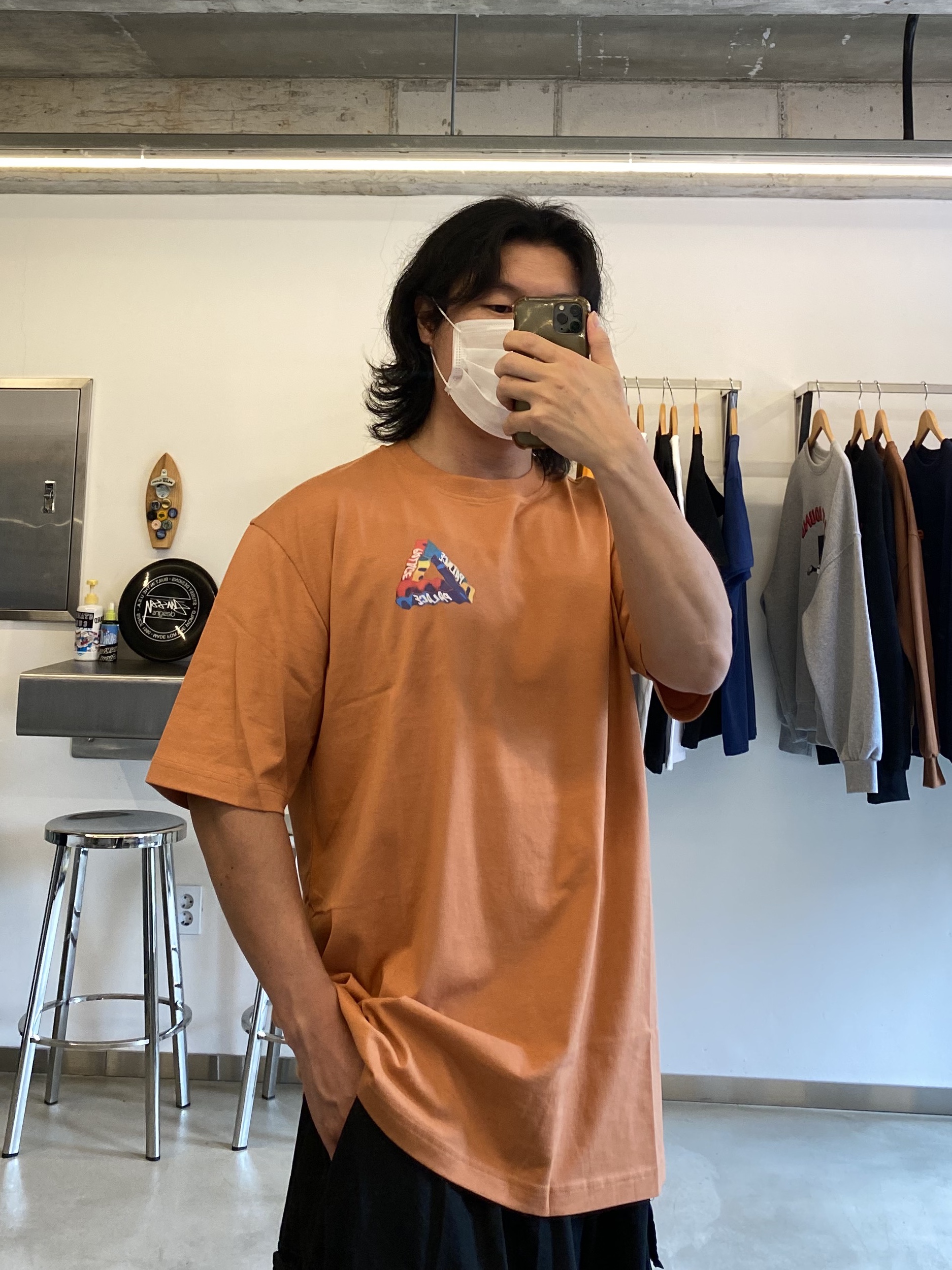 Palace Tri-Visions T-Shirt Caramel - 22SS 착용 스타일 - 1