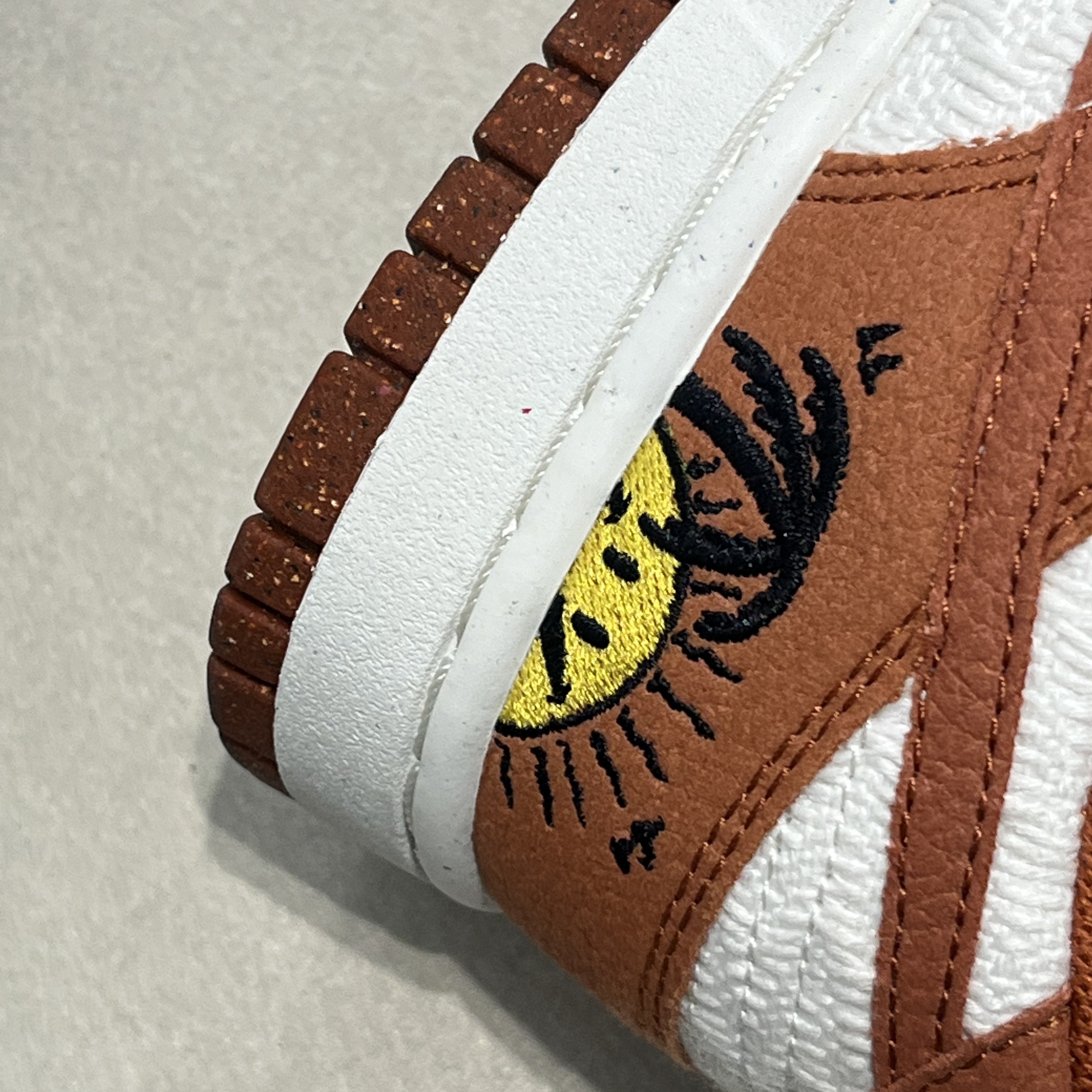 (W) Nike Dunk Low SE Sun Club Burnt Sunrise 착용 스타일 - 3