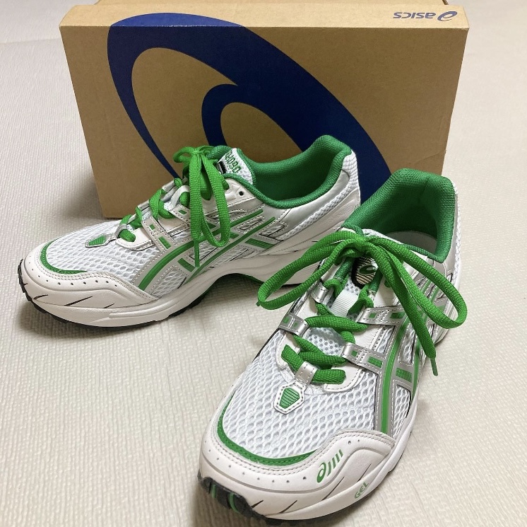 Asics Gel-1090 White Green 착용 스타일