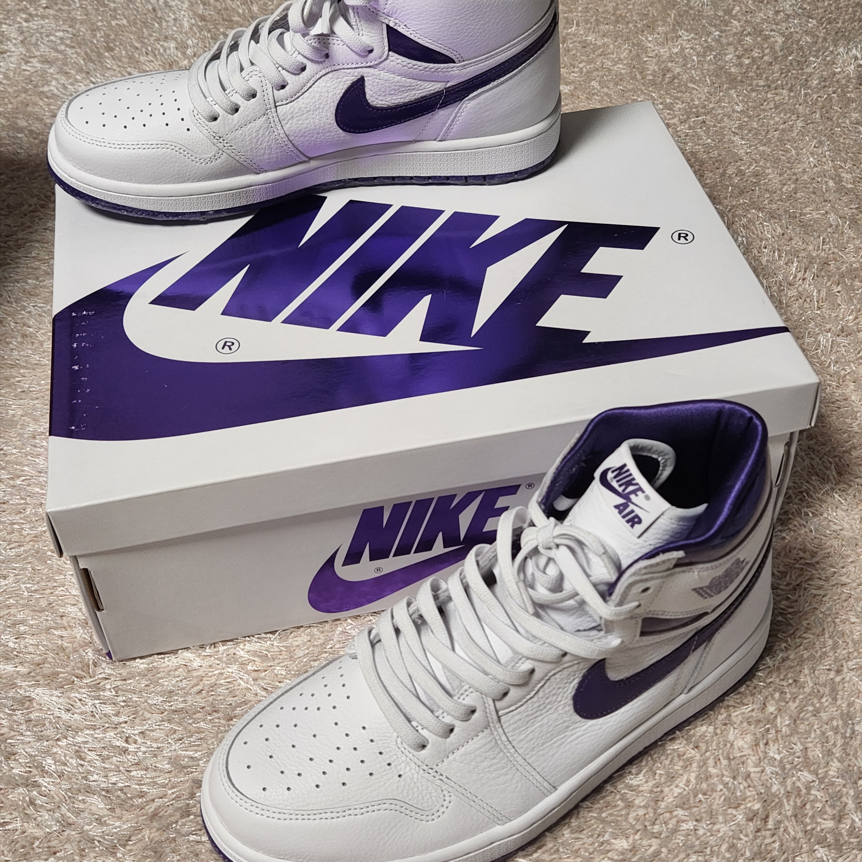 (W) Jordan 1 High OG Court Purple 착용 스타일 - 2