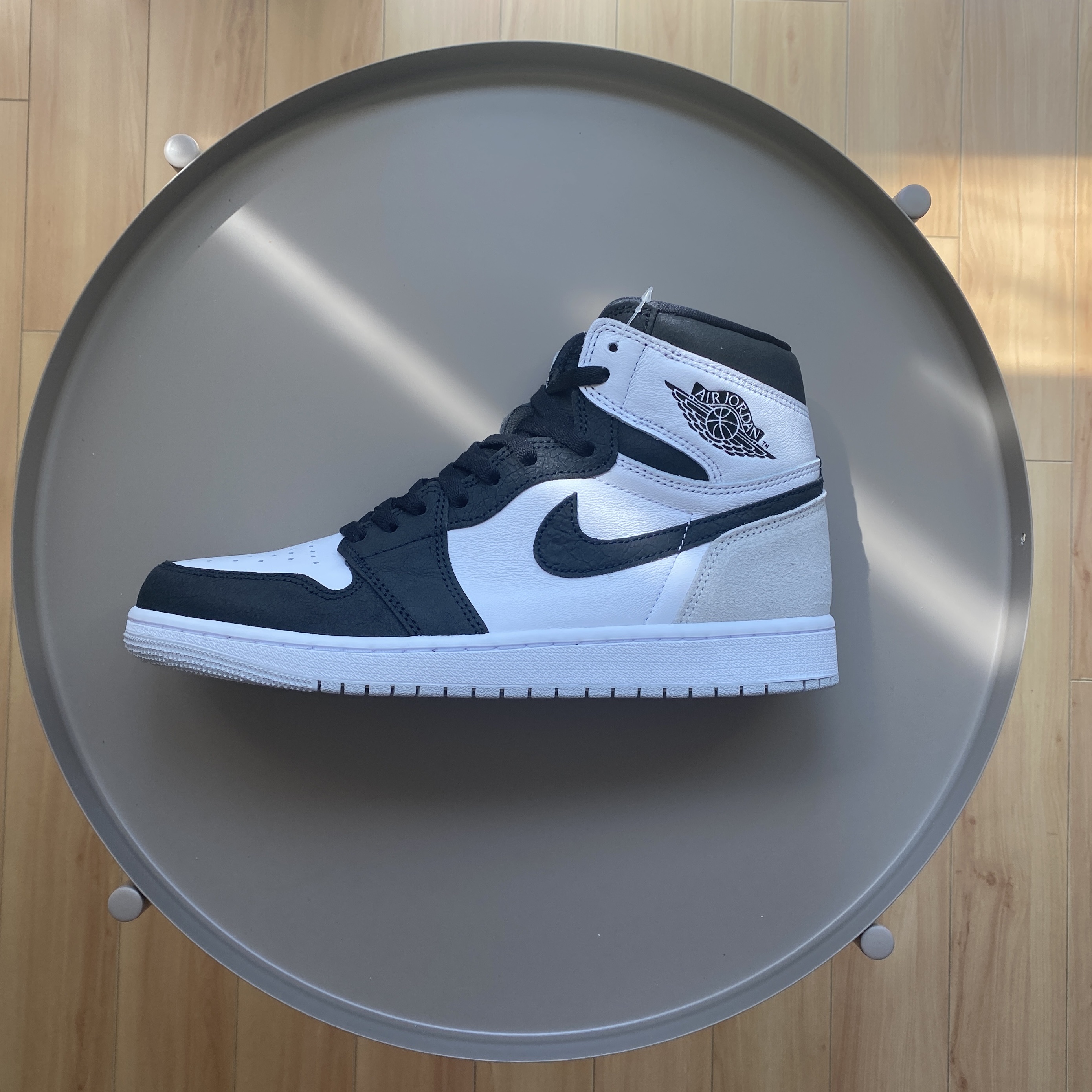 Jordan 1 Retro High OG Bleached Coral 착용 스타일