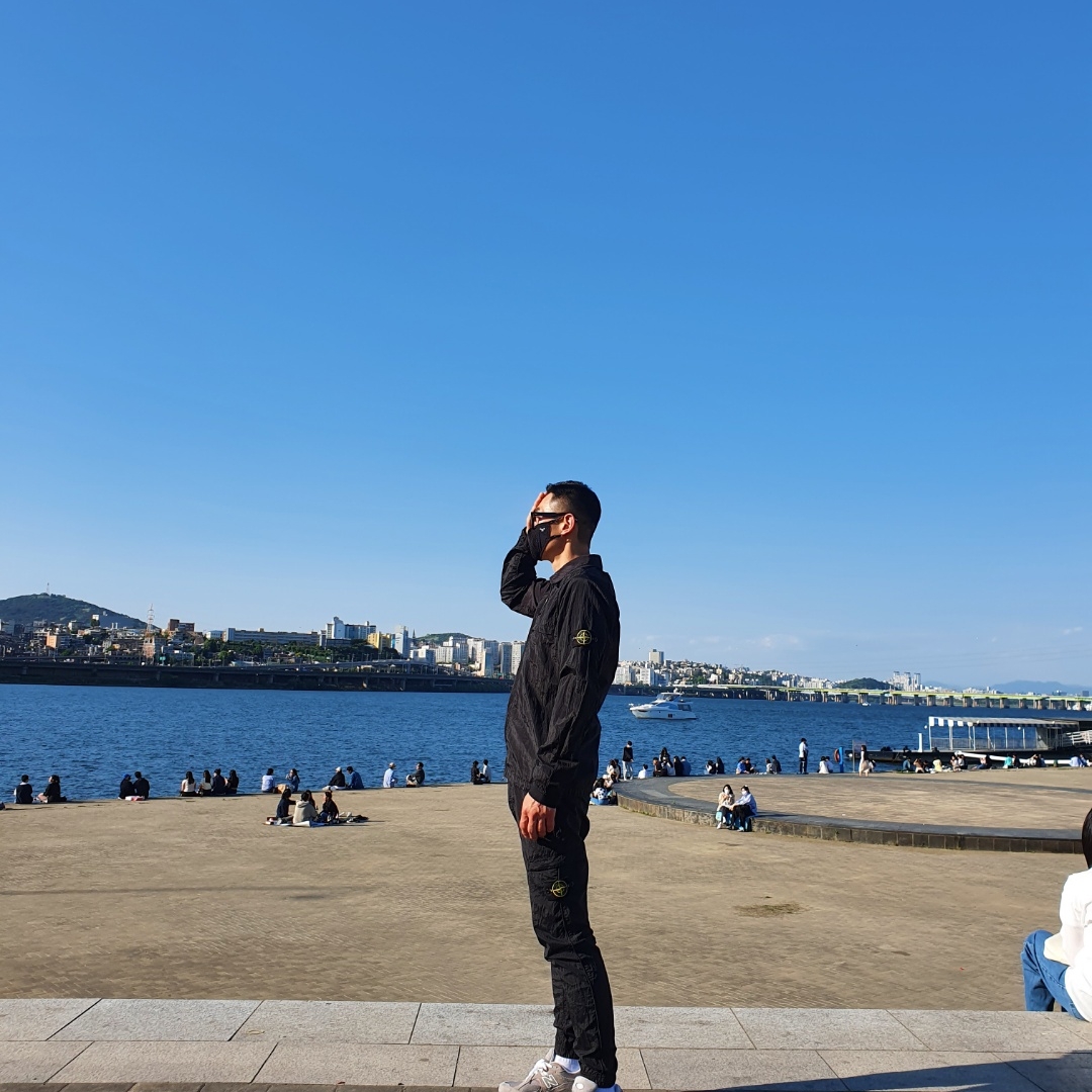 Stone Island 12321 Nylon Metal Garment Dyed Packable Overshirt Black - 22SS, Stone Island 31021 Nylon Metal Garment Dyed Cargo Pants Black - 22SS 착용 스타일 - 3