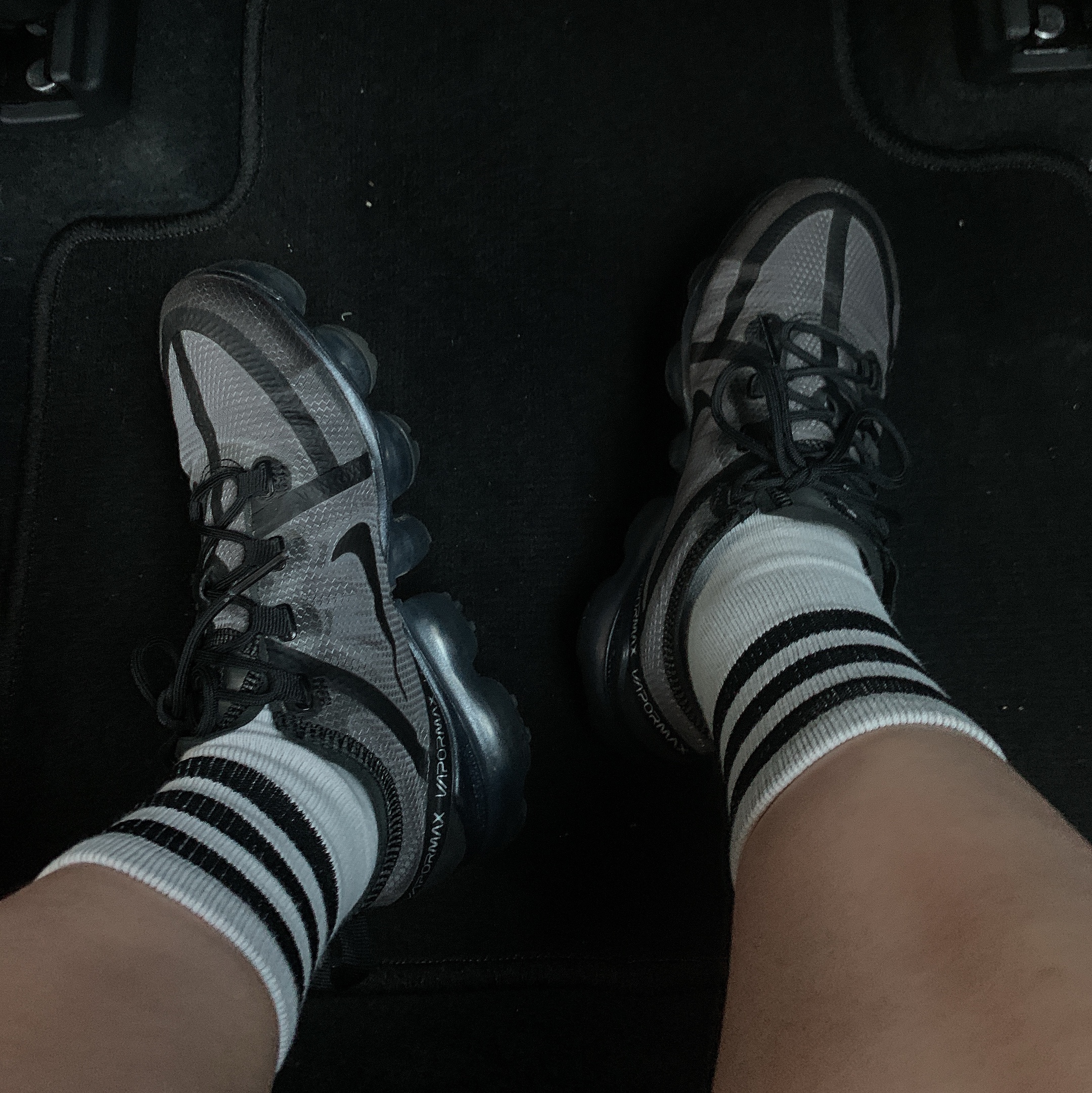 Nike Air VaporMax 2019 Ghost Black 착용 스타일