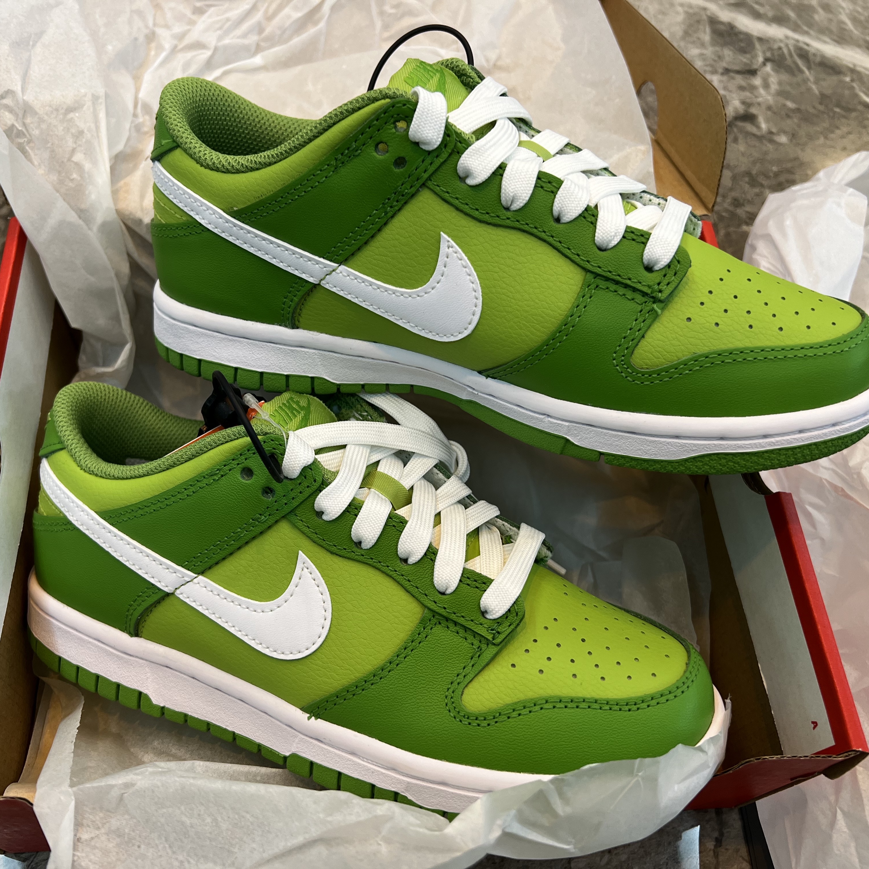 (GS) Nike Dunk Low Vivid Green 착용 스타일