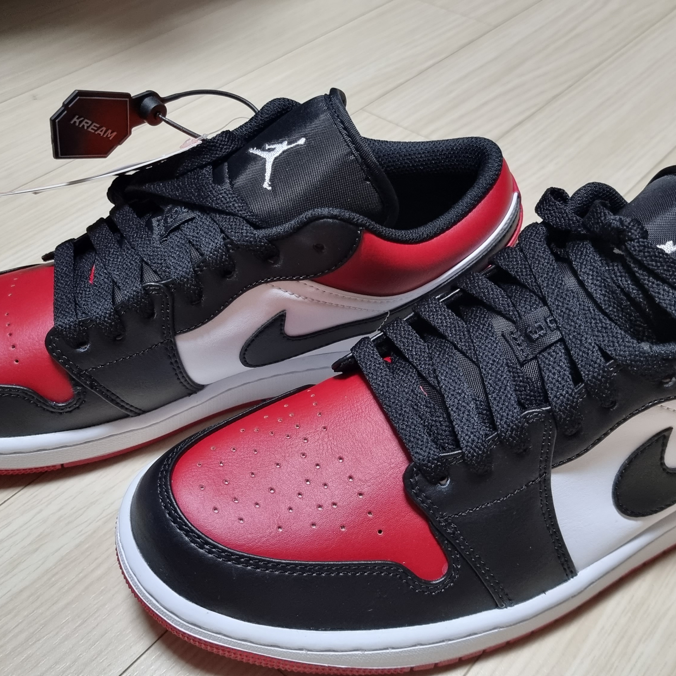 Jordan 1 Low Bred Toe 착용 스타일 - 5