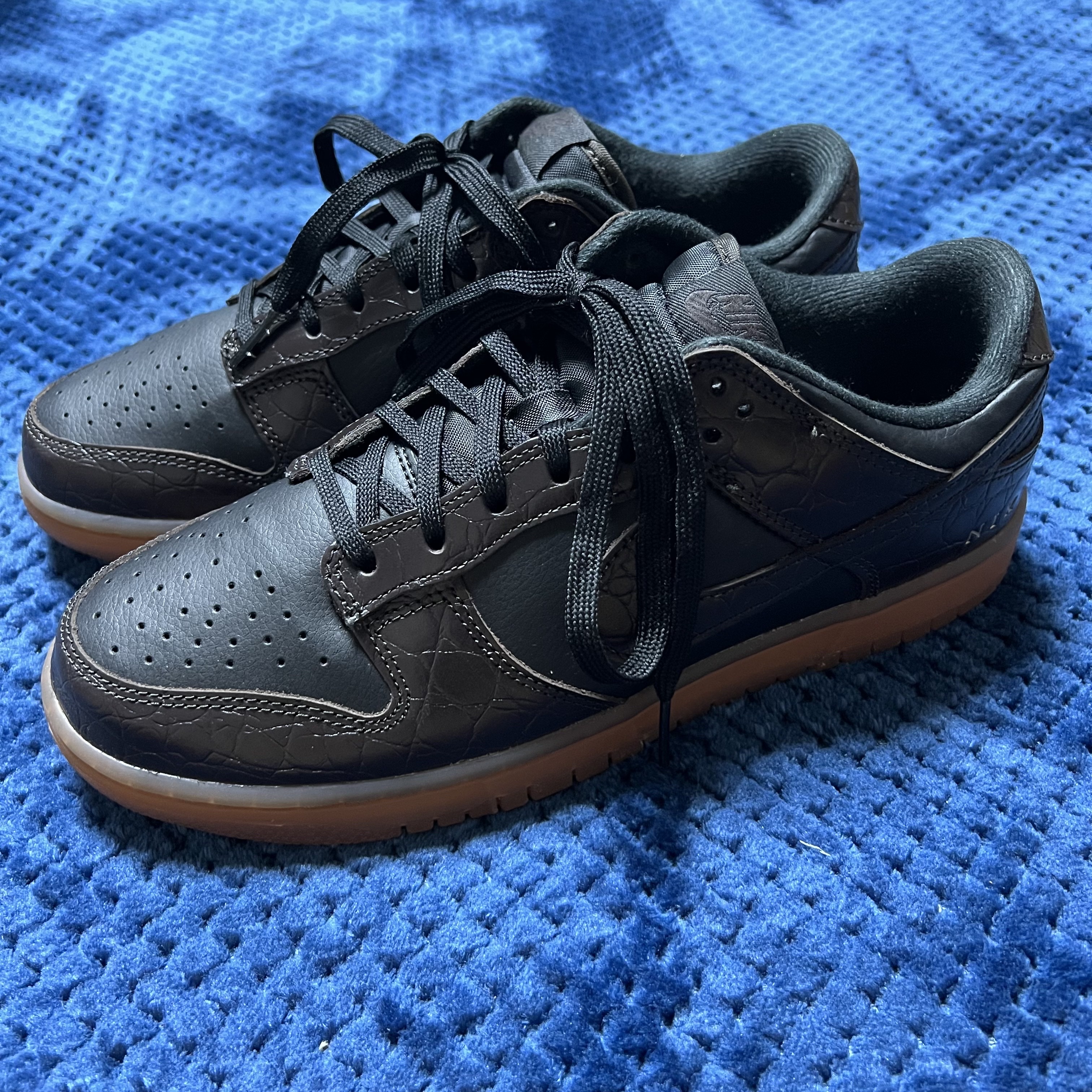 Nike Dunk Low SE Velvet Brown and Black 착용 스타일