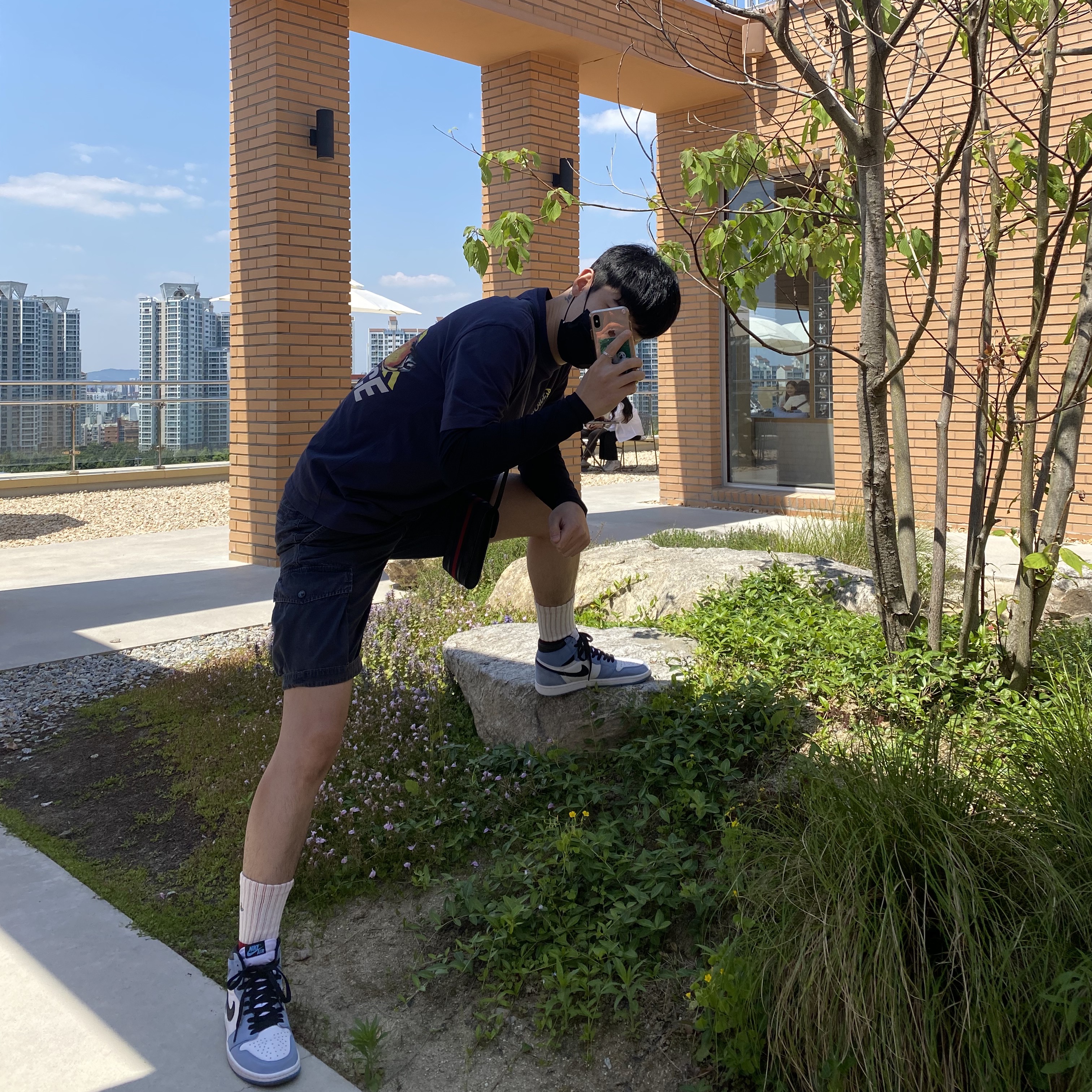 Palace P-3-K-9 T-Shirt Navy - 22SS, Jordan 1 Retro High OG University Blue 착용 스타일