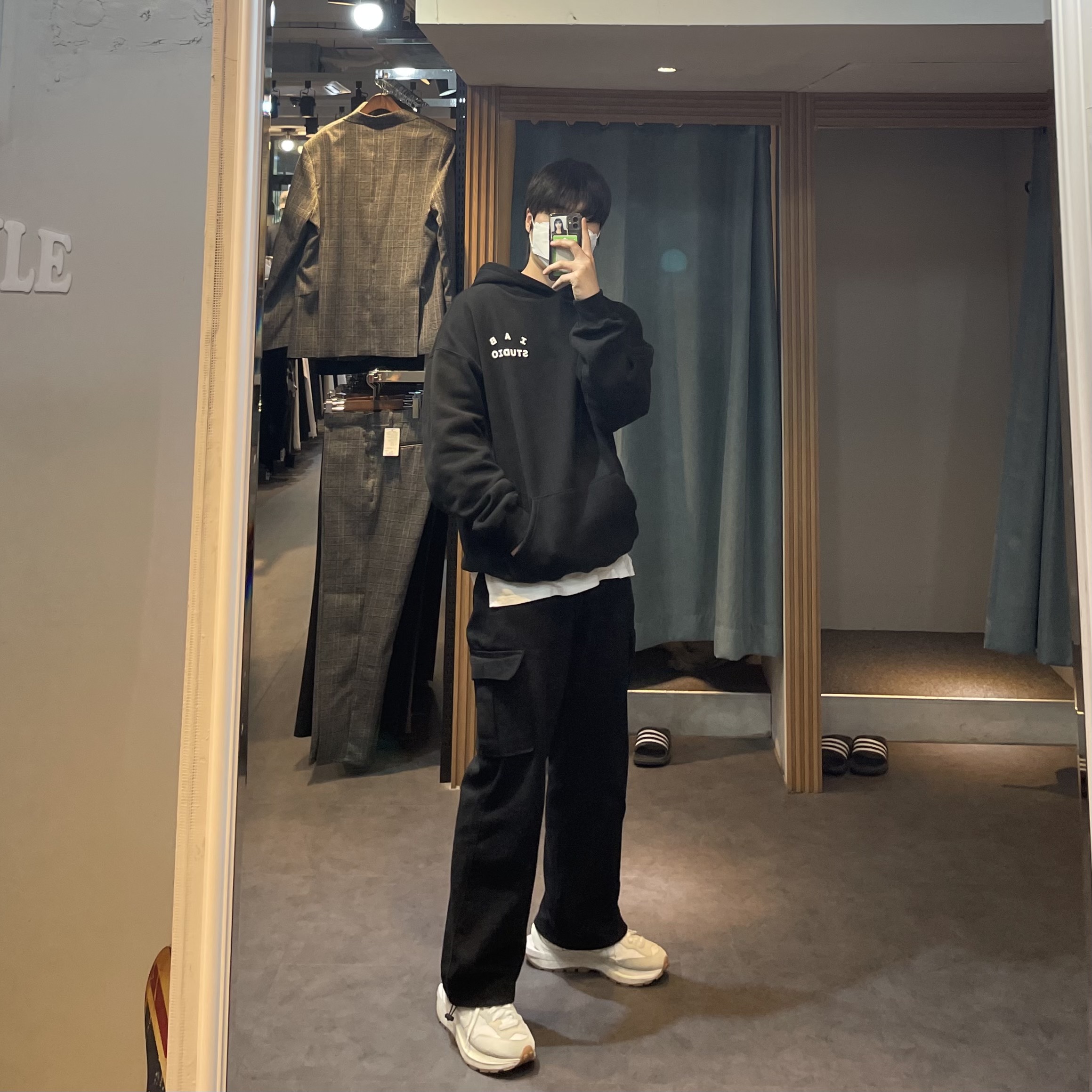 Nike x Sacai VaporWaffle White and Gum, IAB Studio Hoodie Black White 착용 스타일