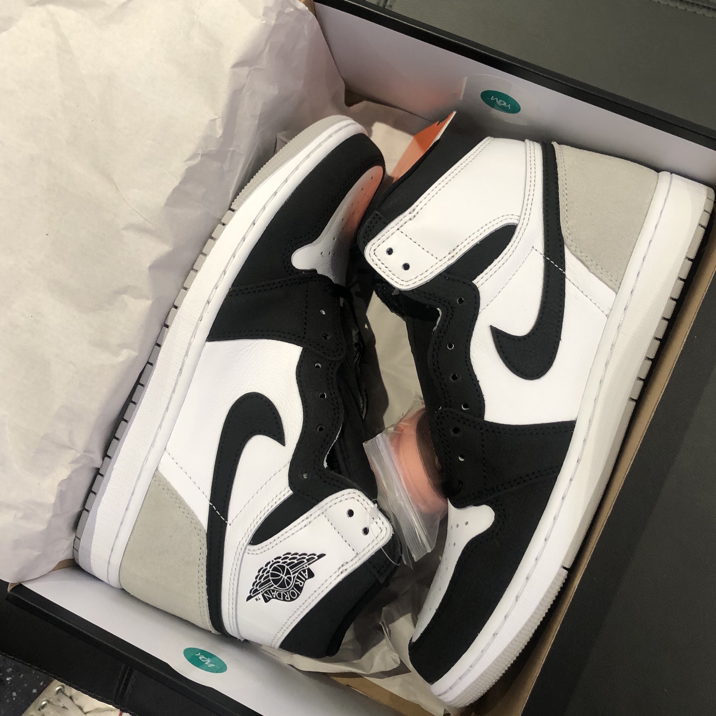 Jordan 1 Retro High OG Bleached Coral 착용 스타일