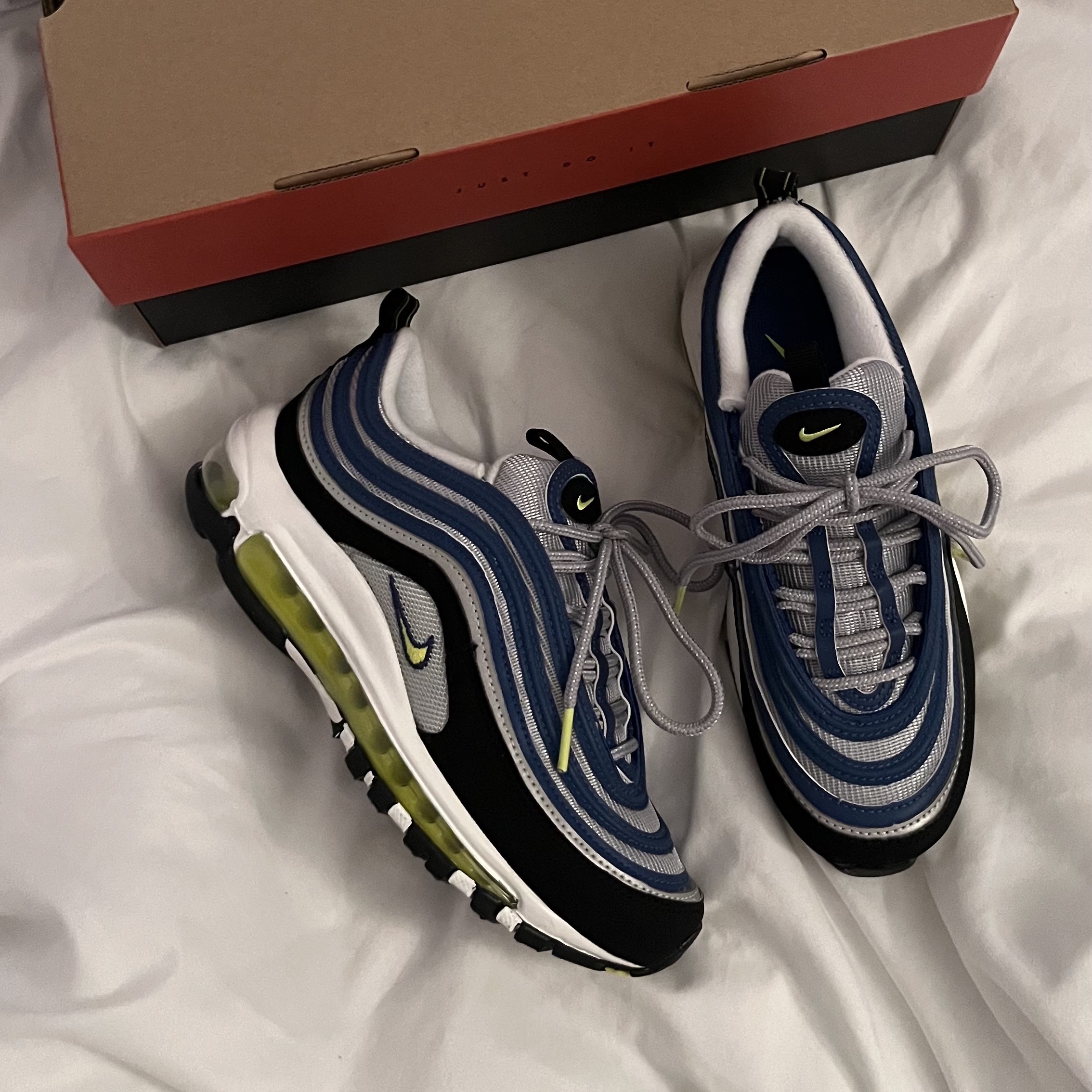 (W) Nike Air Max 97 OG Atlantic Blue and Voltage Yellow 착용 스타일 - 1