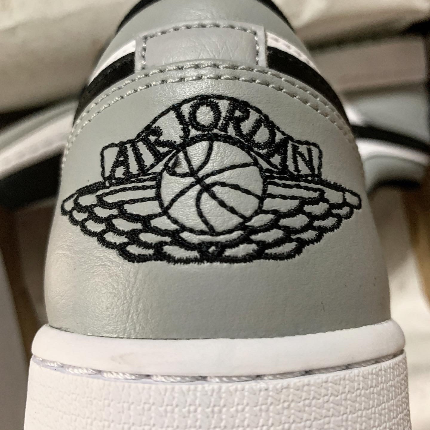 Jordan 1 Low Light Smoke Grey Black 착용 스타일 - 2