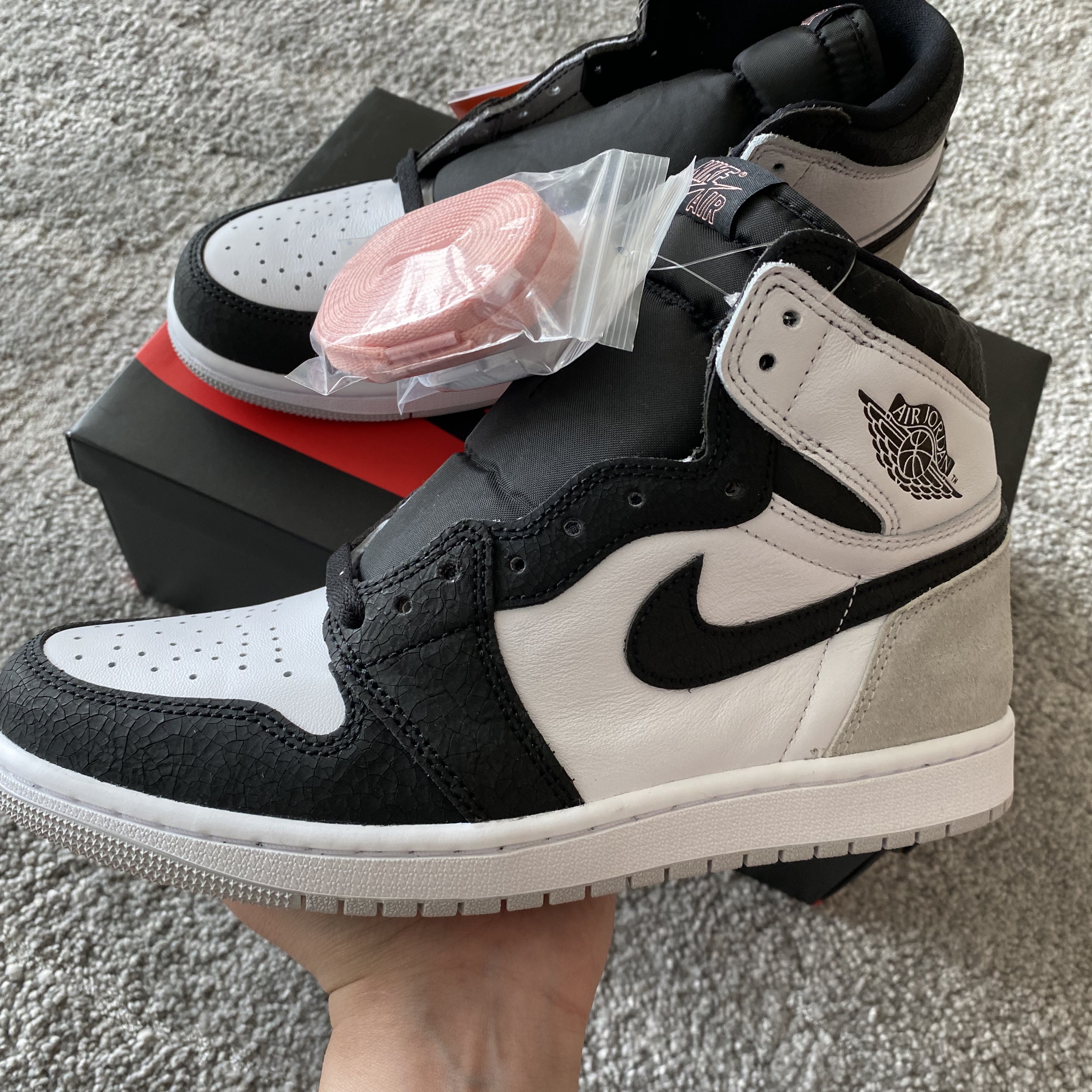 Jordan 1 Retro High OG Bleached Coral 착용 스타일 - 2