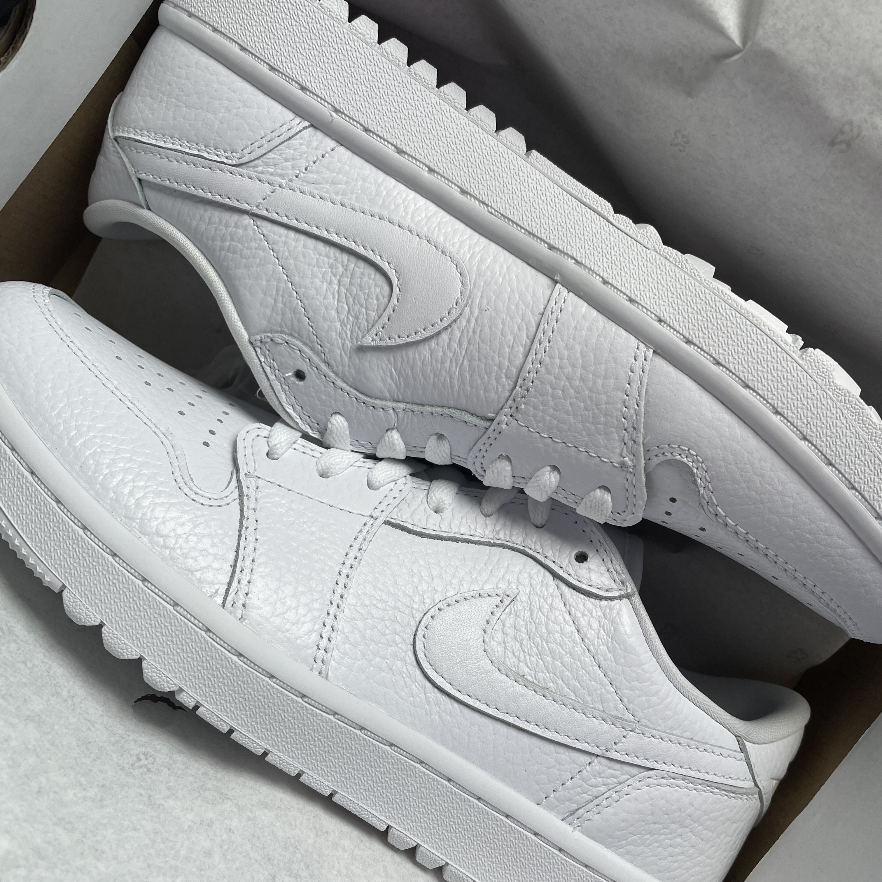 Jordan 1 Low Golf Triple White 착용 스타일