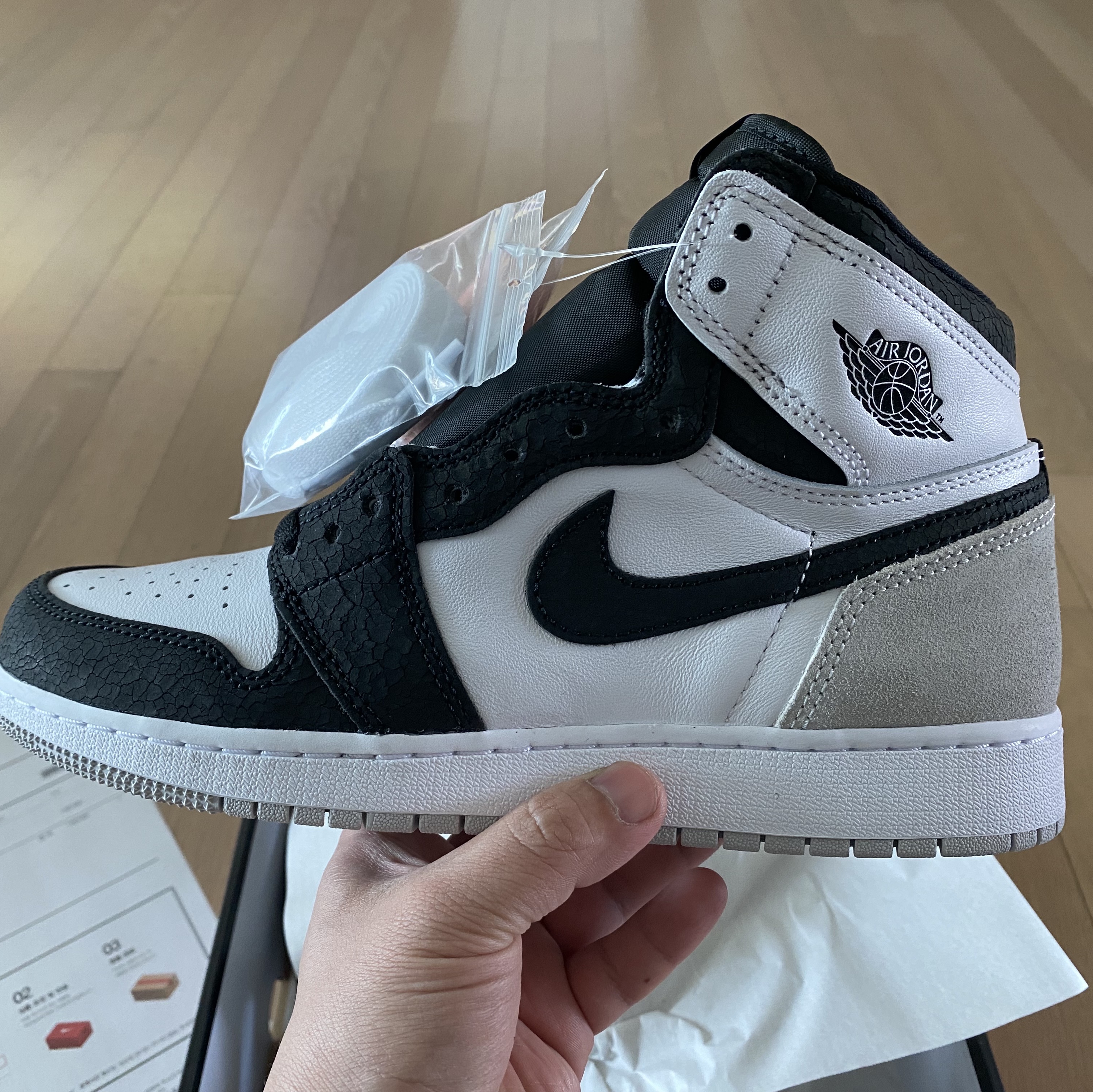 (GS) Jordan 1 Retro High OG Bleached Coral 착용 스타일 - 1