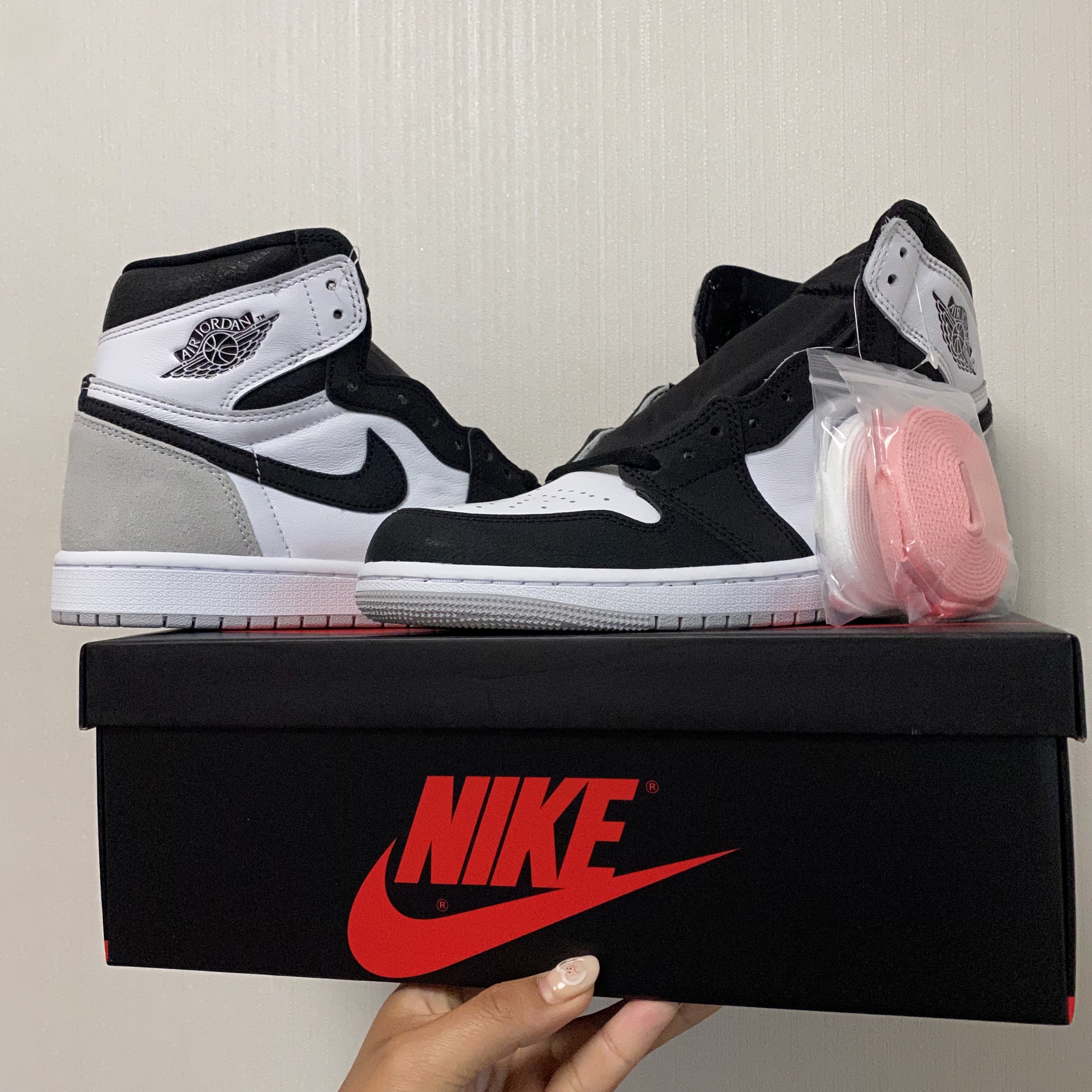 Jordan 1 Retro High OG Bleached Coral 착용 스타일