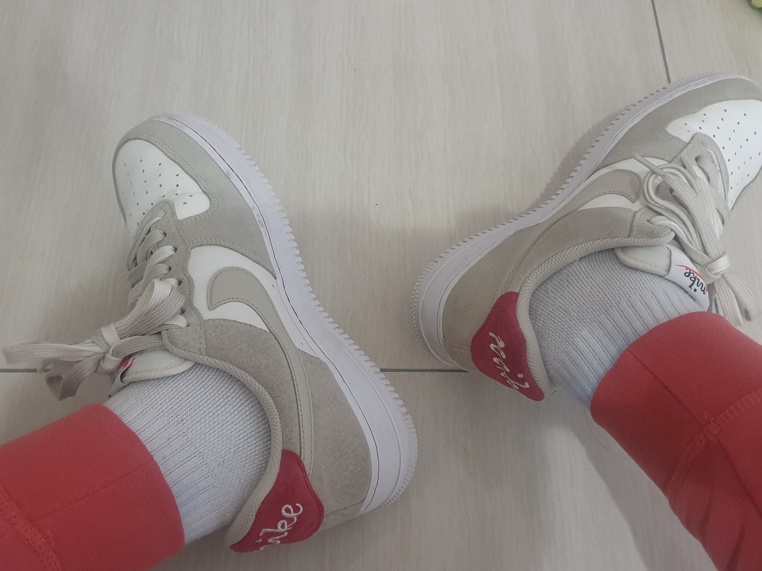 Nike Air Force 1 '07 SE First Use Light Stone 착용 스타일 - 4