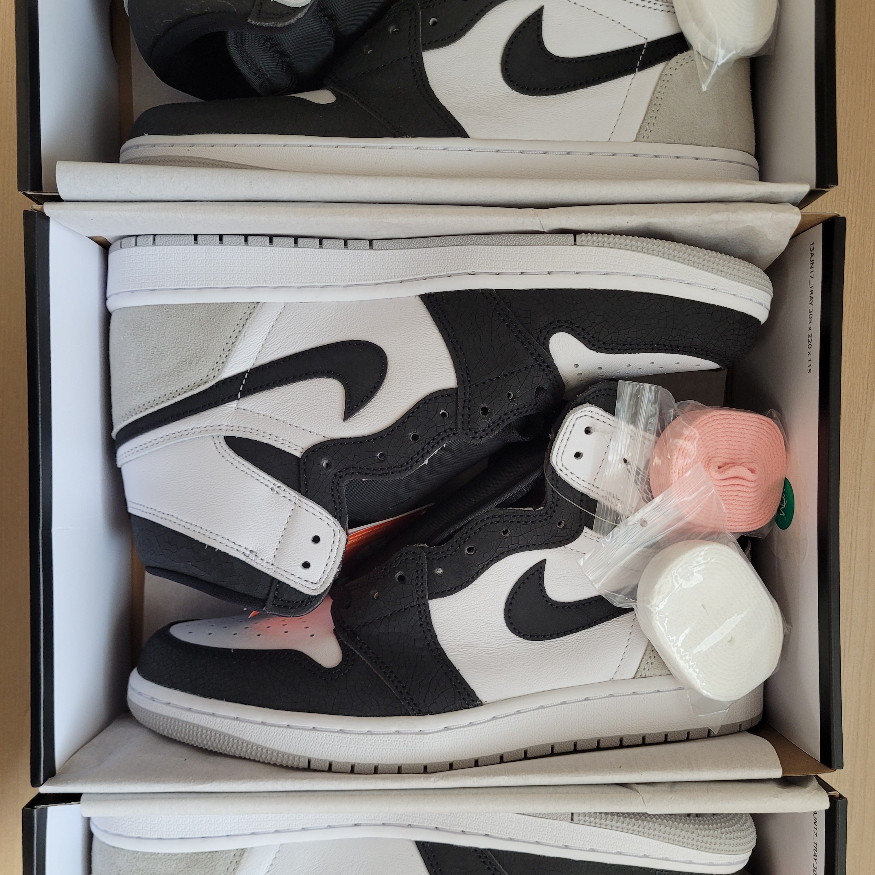 Jordan 1 Retro High OG Bleached Coral 착용 스타일 - 1