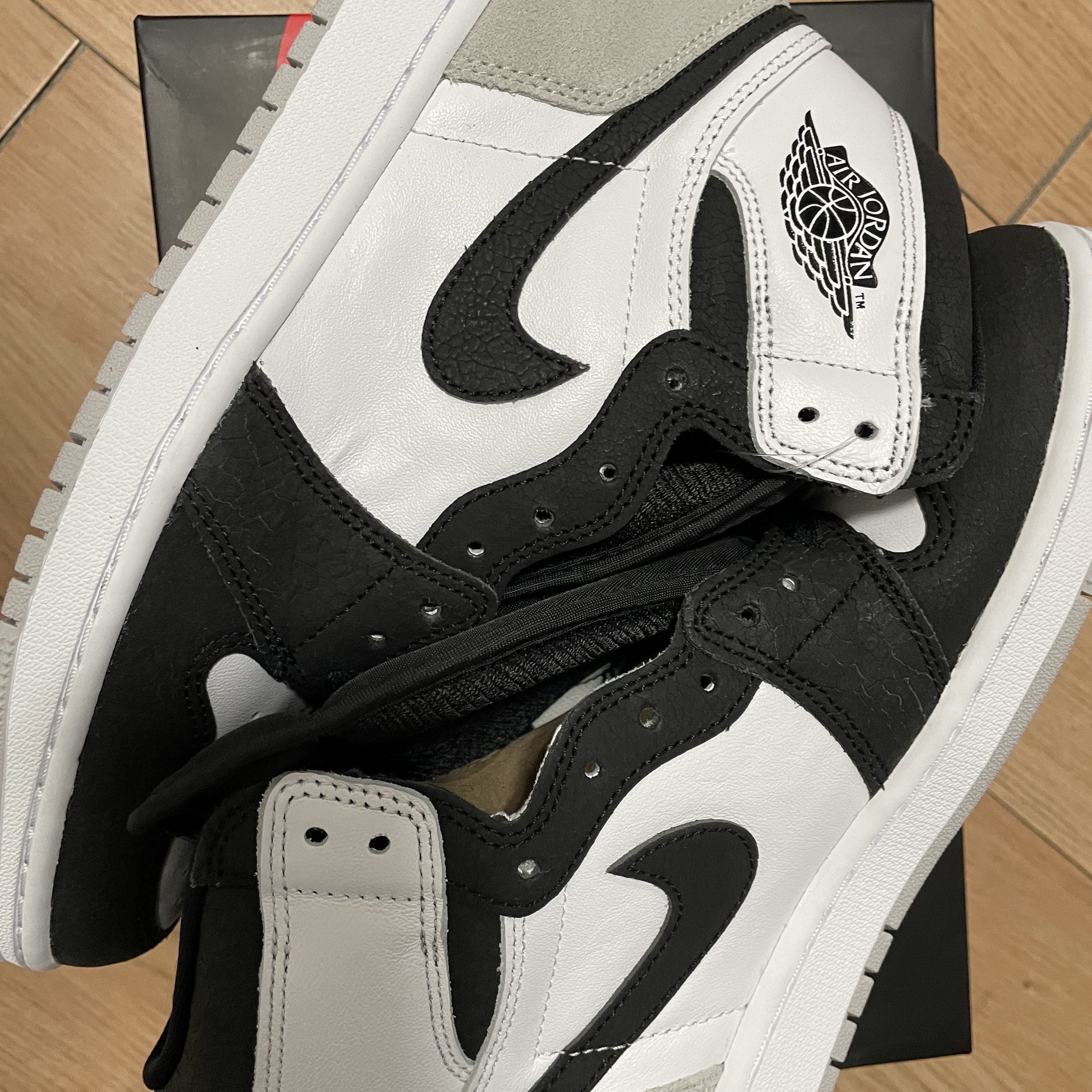 Jordan 1 Retro High OG Bleached Coral 착용 스타일