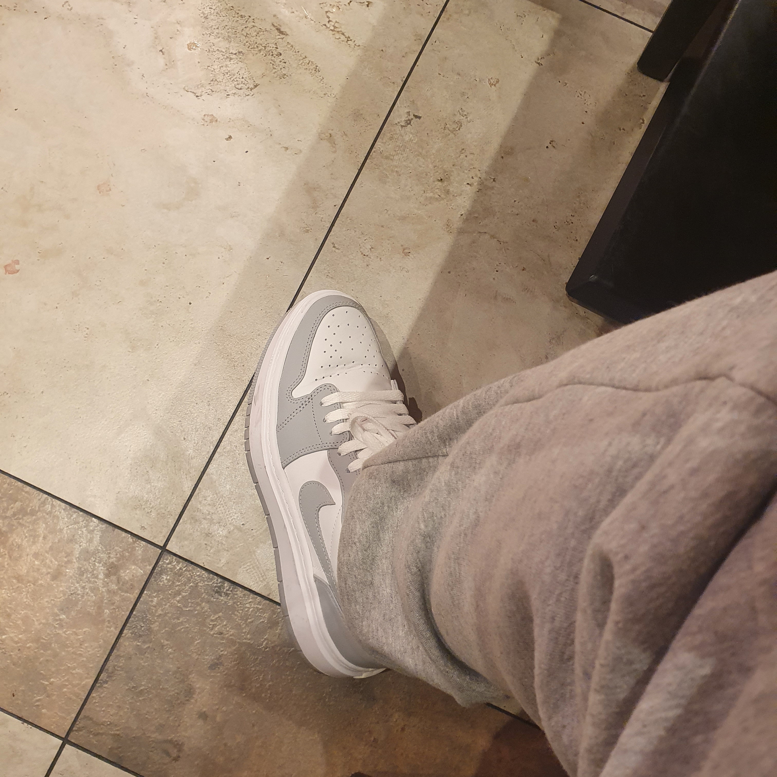 (W) Jordan 1 Elevate Low White and Wolf Grey 착용 스타일