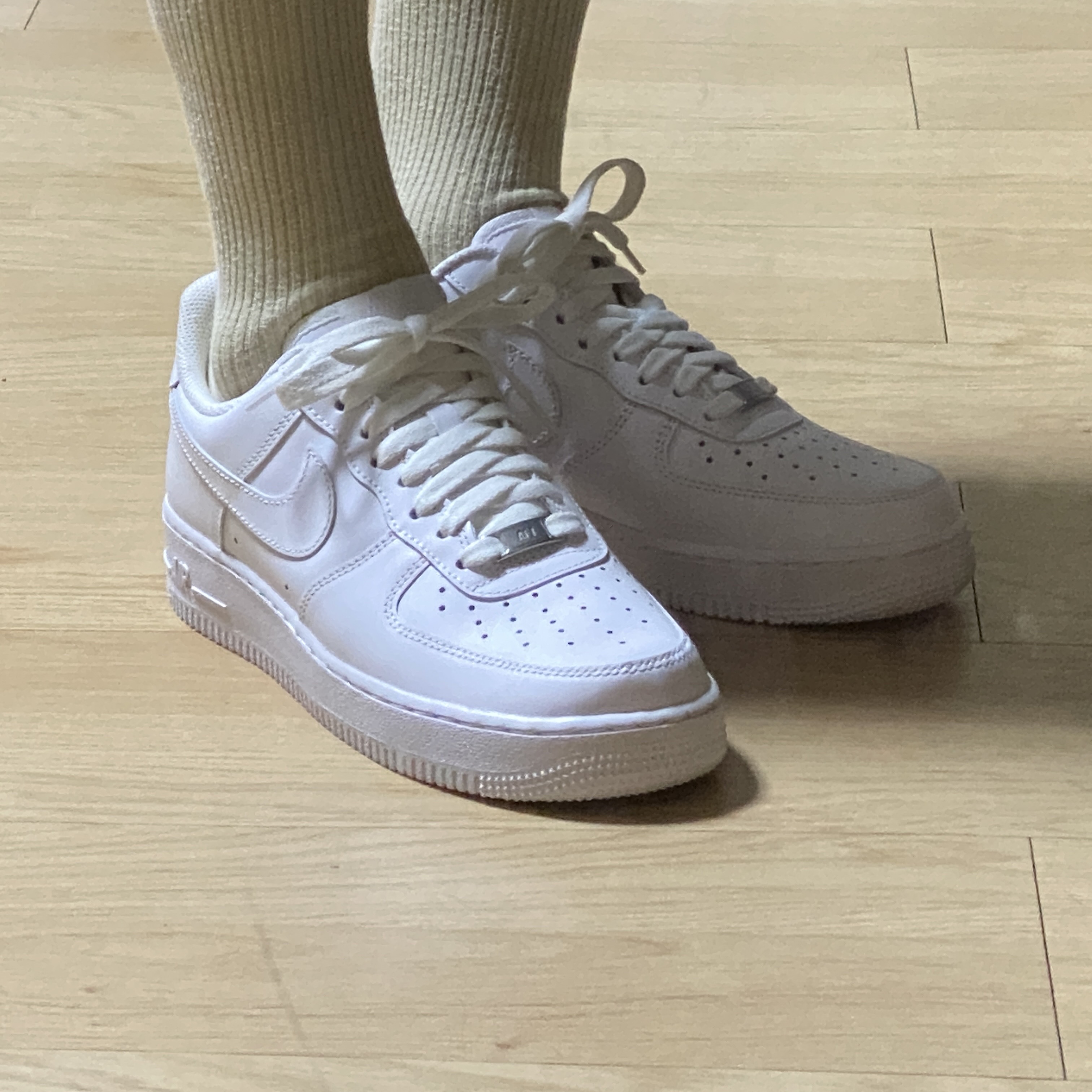 Nike Air Force 1 '07 Low White, Nike Air Force 1 '07 White Black 착용 스타일 - 1