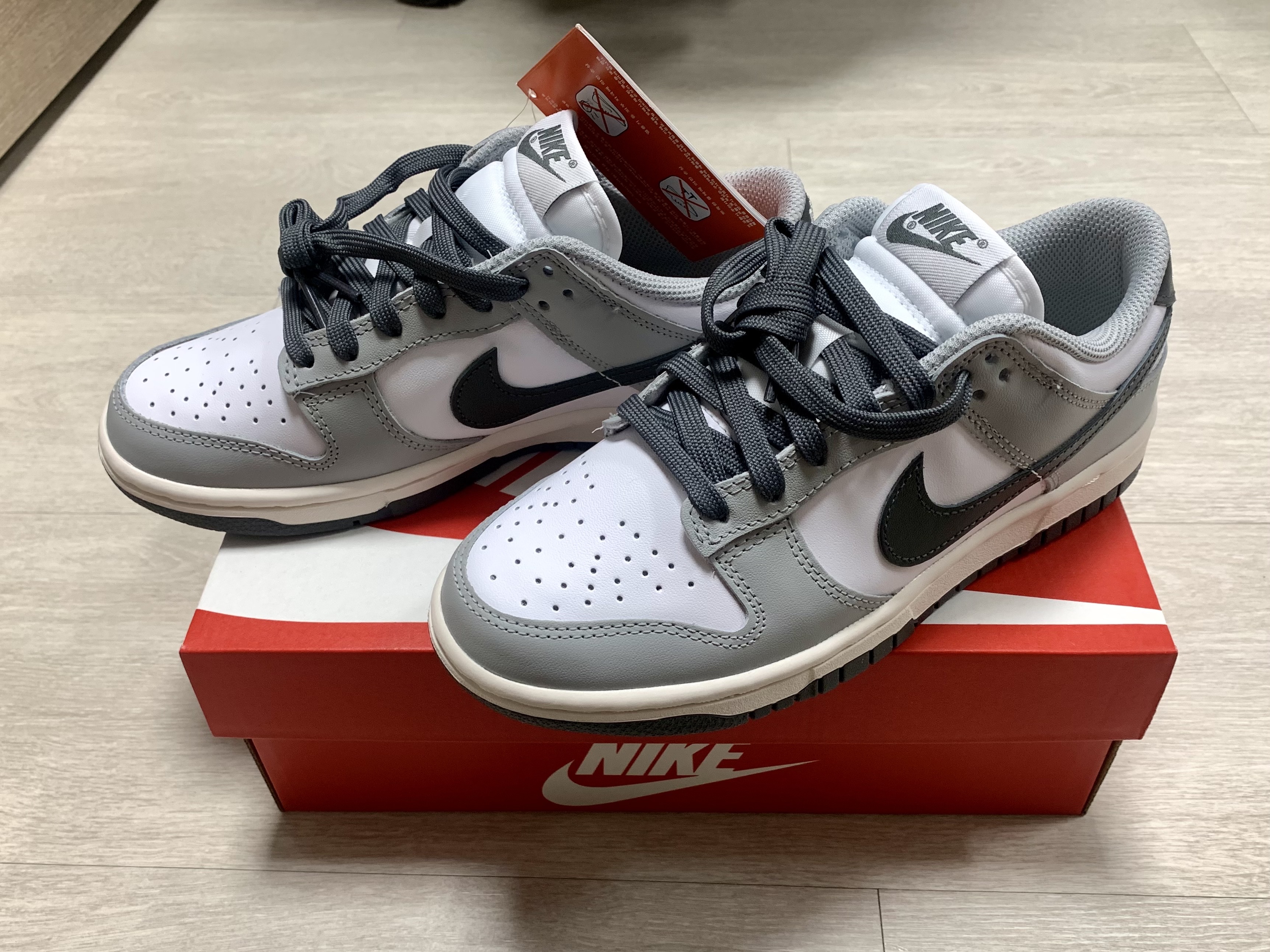(W) Nike Dunk Low Light Smoke Grey 착용 스타일
